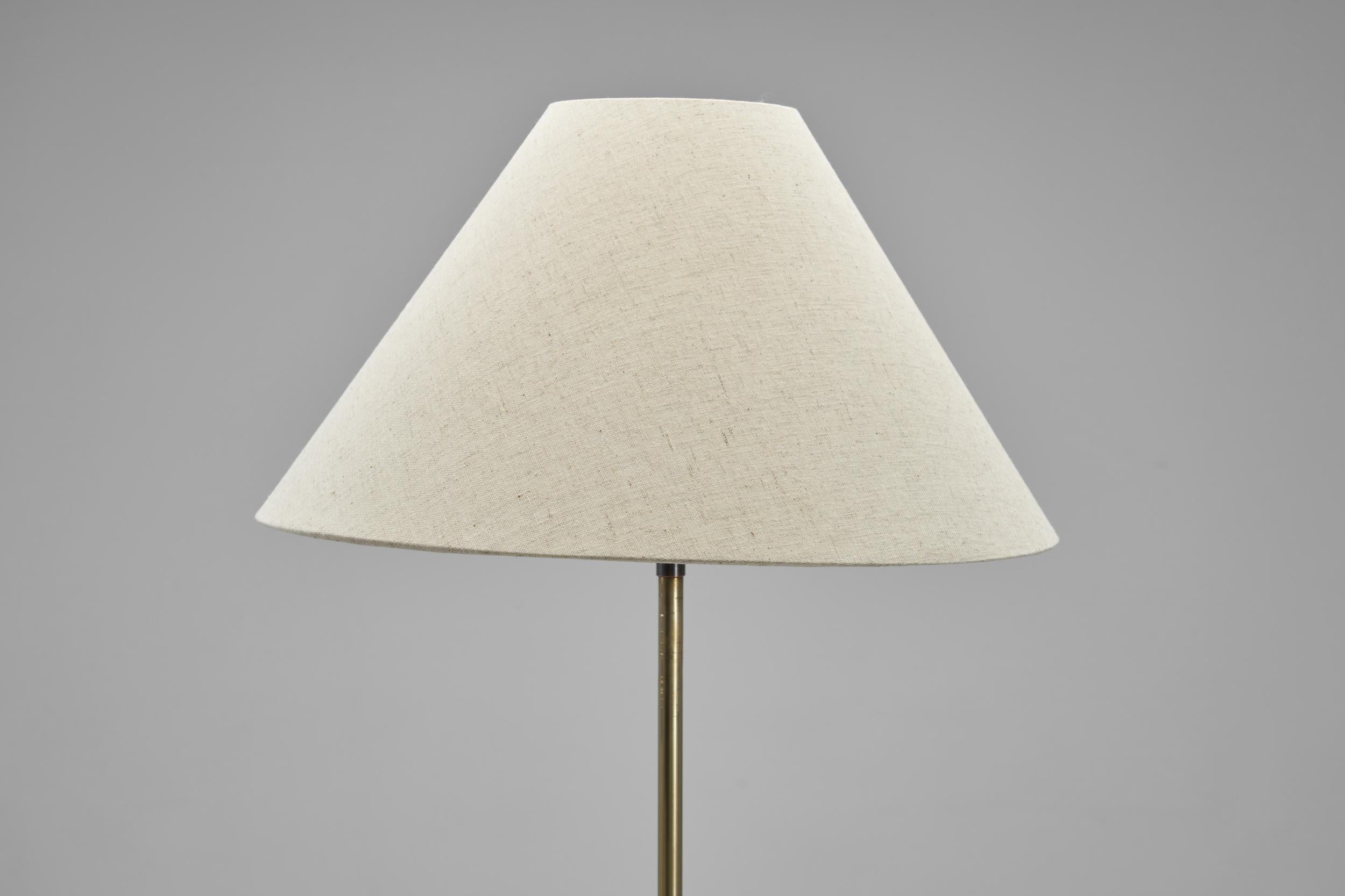 Lampada da terra Art Déco in ottone e legno duro, Europa, anni '30 in vendita 3