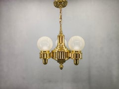 Art-Deco-Kronleuchter aus Messing und Opalglas, Tschechoslowakei