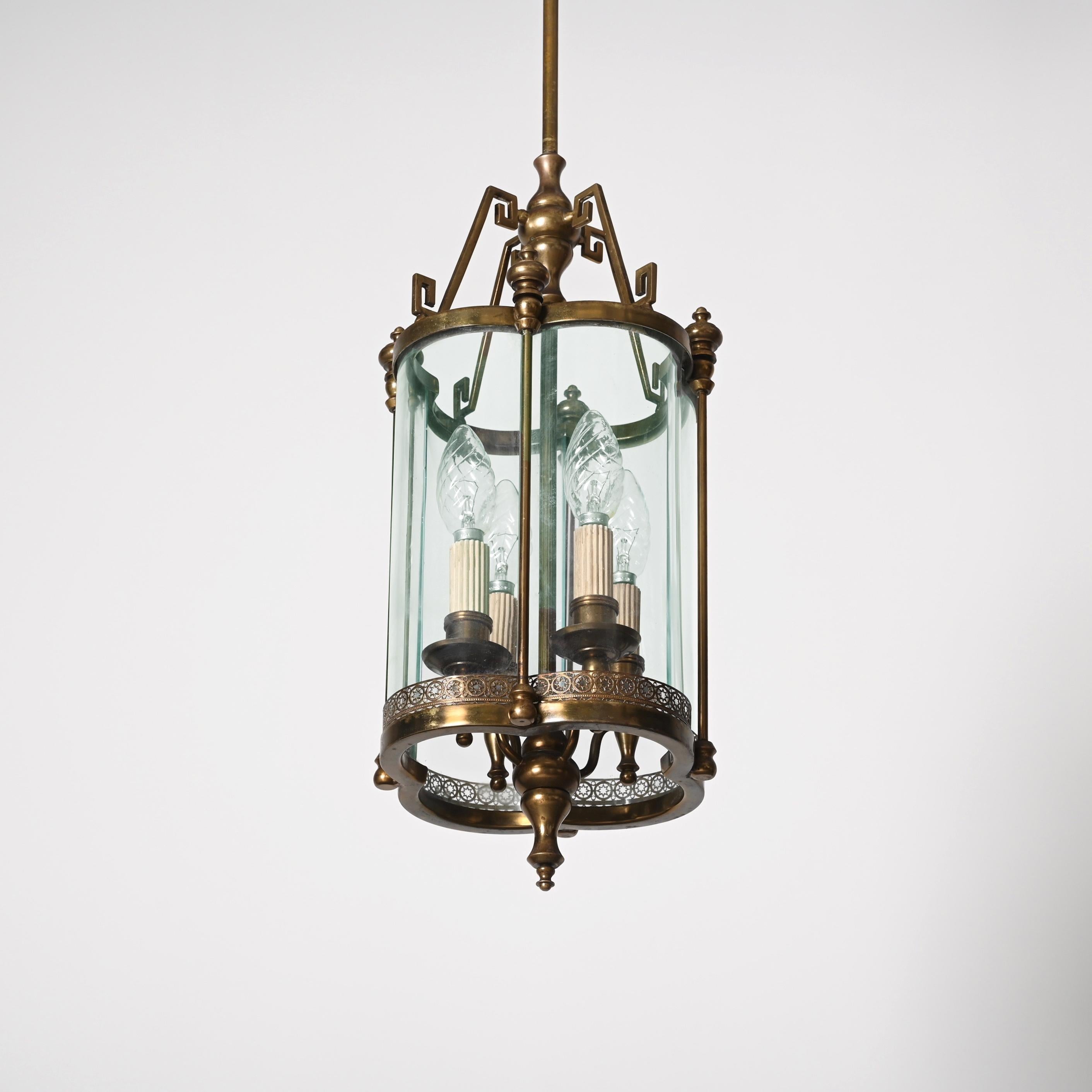 Art Deco Brass and Semicircular Glass Italian Chandelier after Adolf Loos, 1950s In Good Condition For Sale In Roma, IT