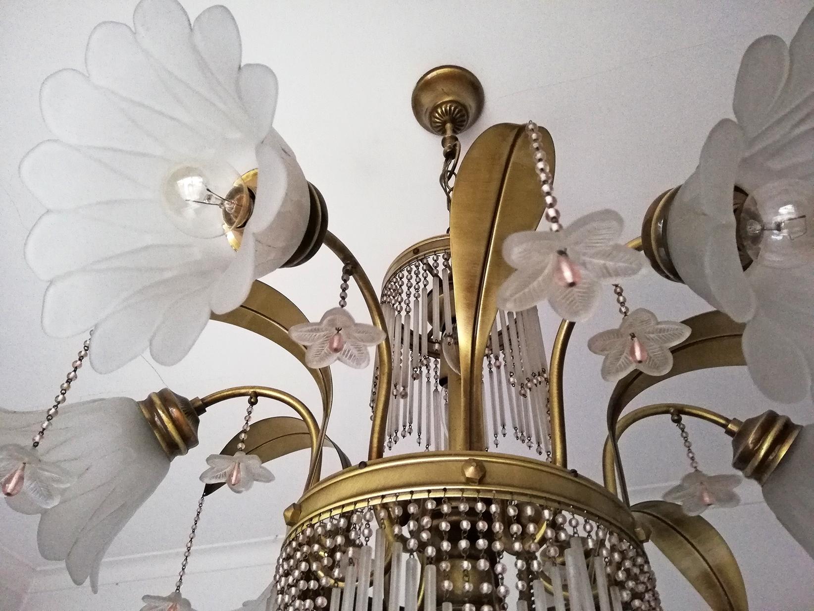 Art Deco Brass Beaded Straw Glass Flowers Palm Tree Hollywood Regency Chandelier For Sale 4