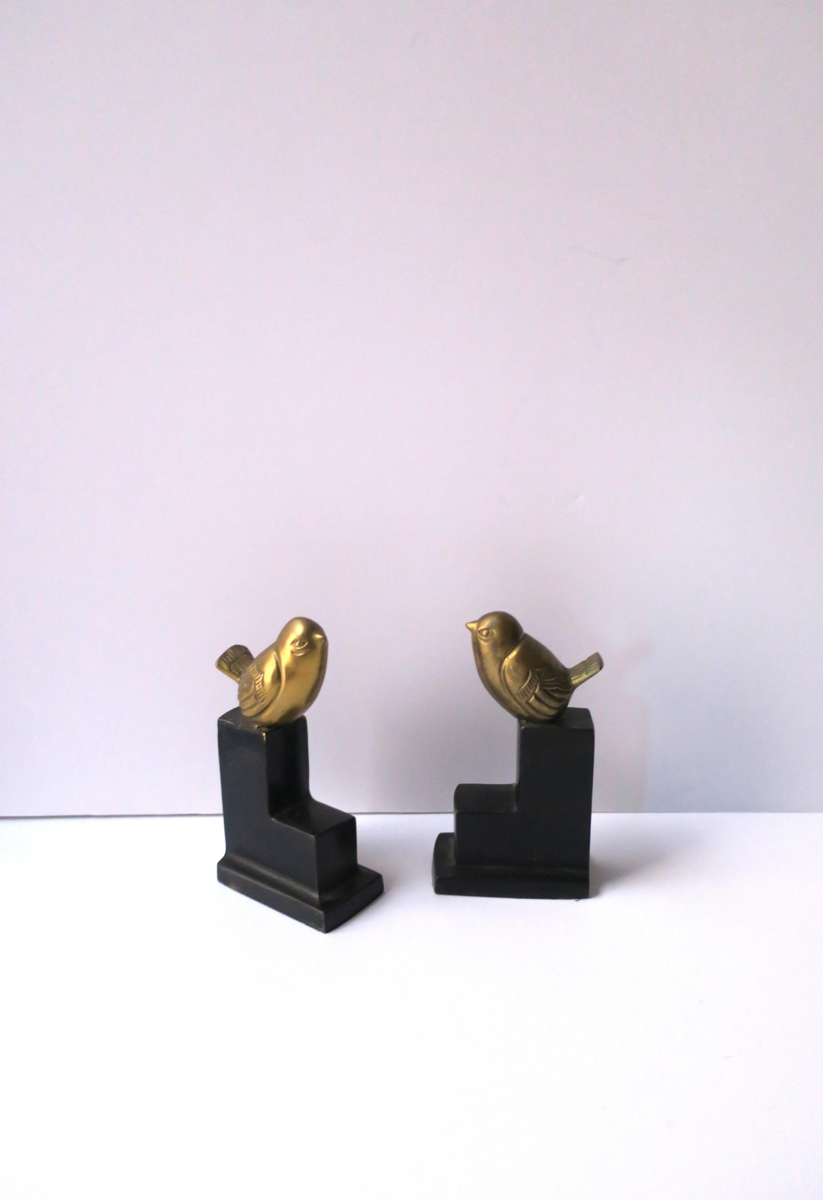 Art Deco Brass Birds on Black Marble Decorative Objects Bookends In Good Condition For Sale In New York, NY