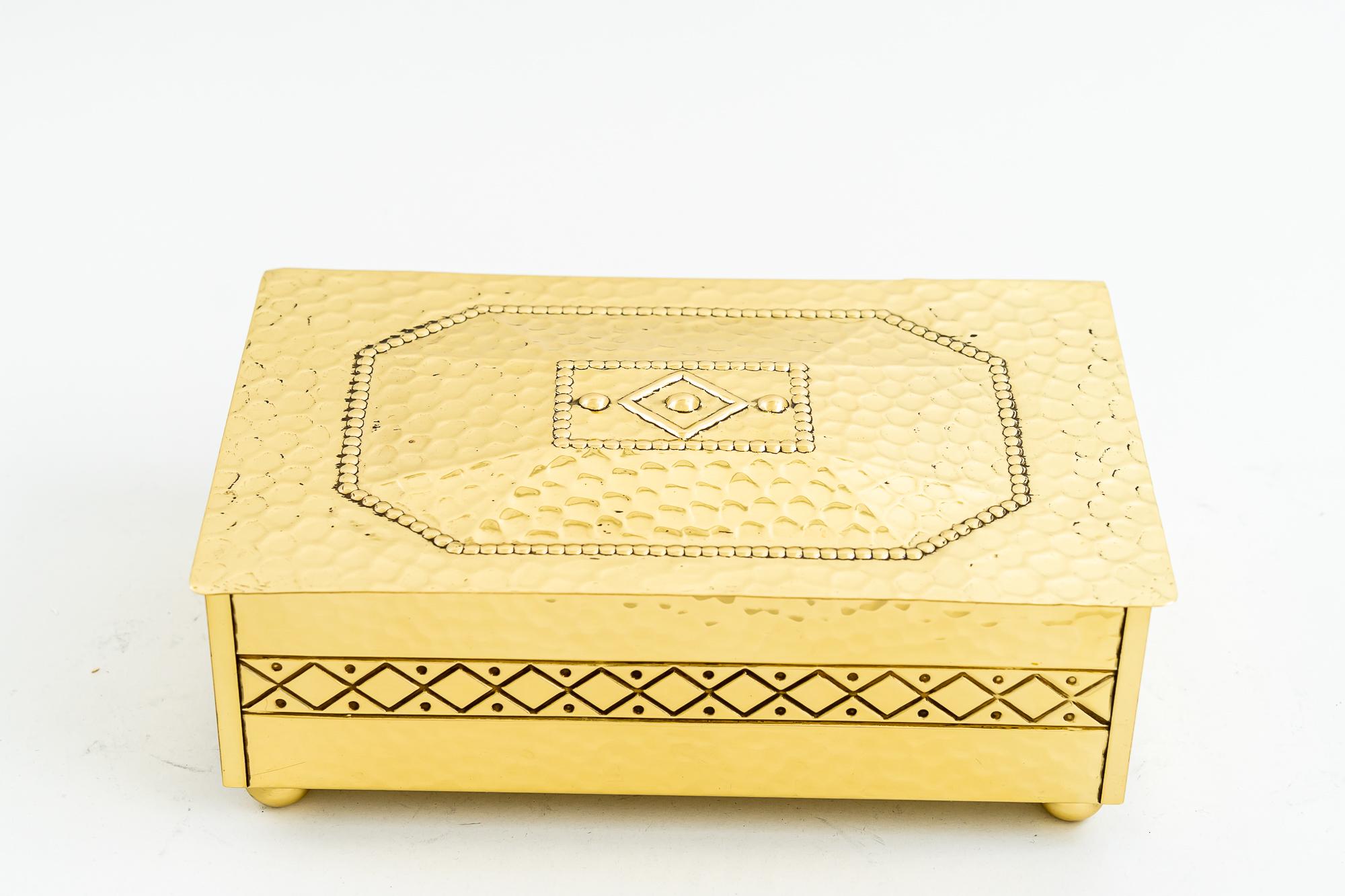 Art Deco Brass Box around 1920s In Good Condition For Sale In Wien, AT