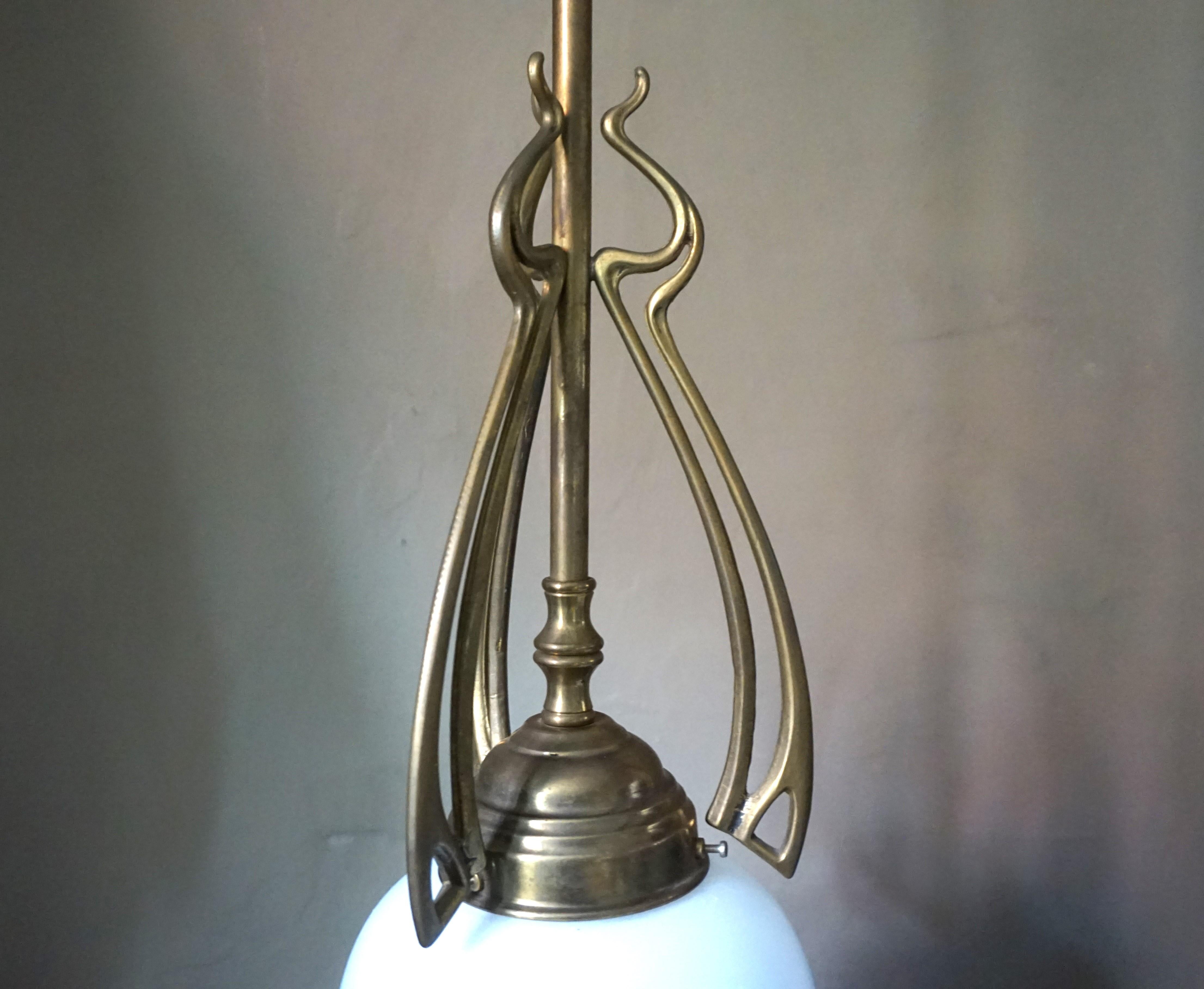Lámpara de techo Art Déco de latón Art Decó en venta