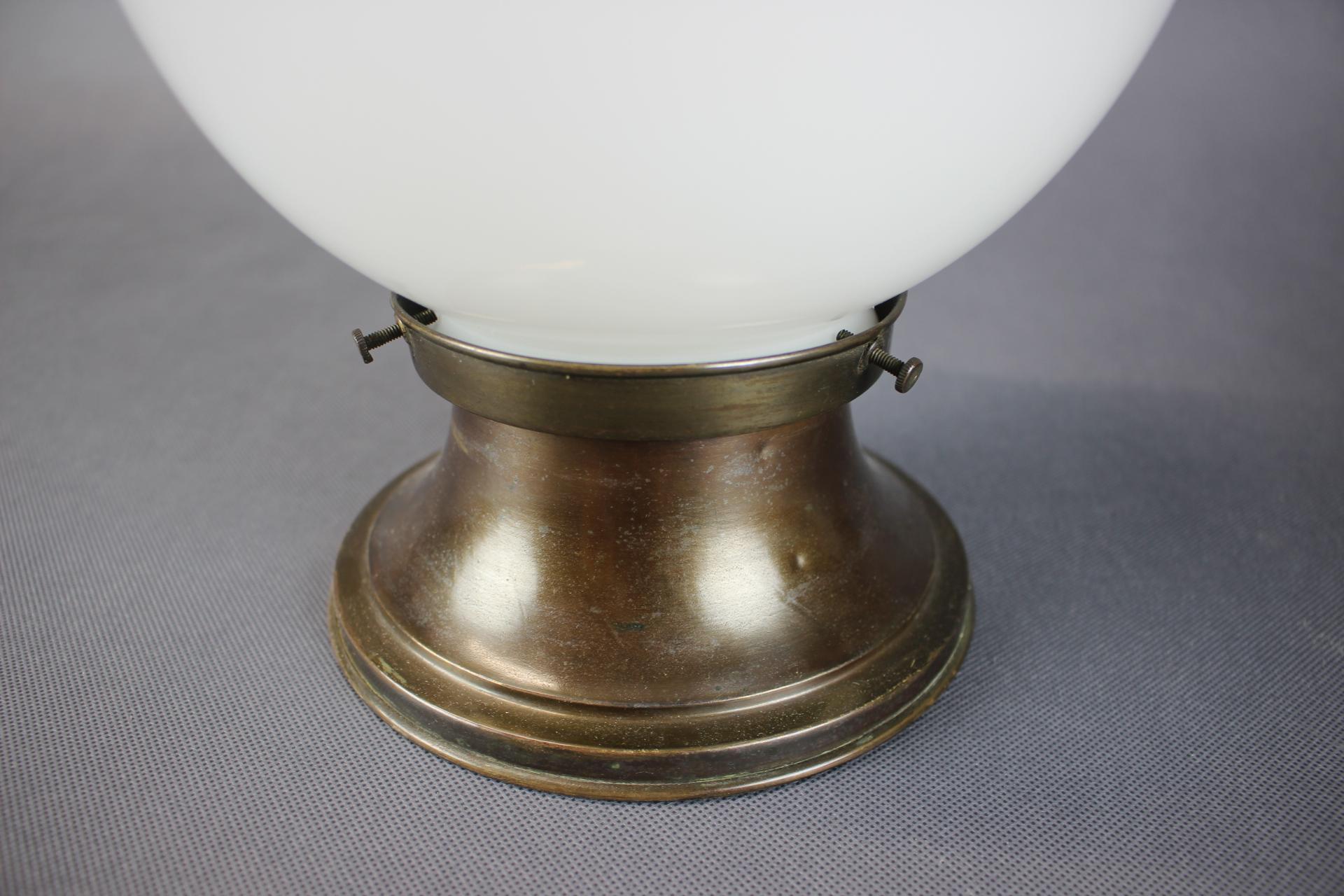 Lampada da soffitto in ottone Art Déco, anni '20 In condizioni buone in vendita a Praha, CZ
