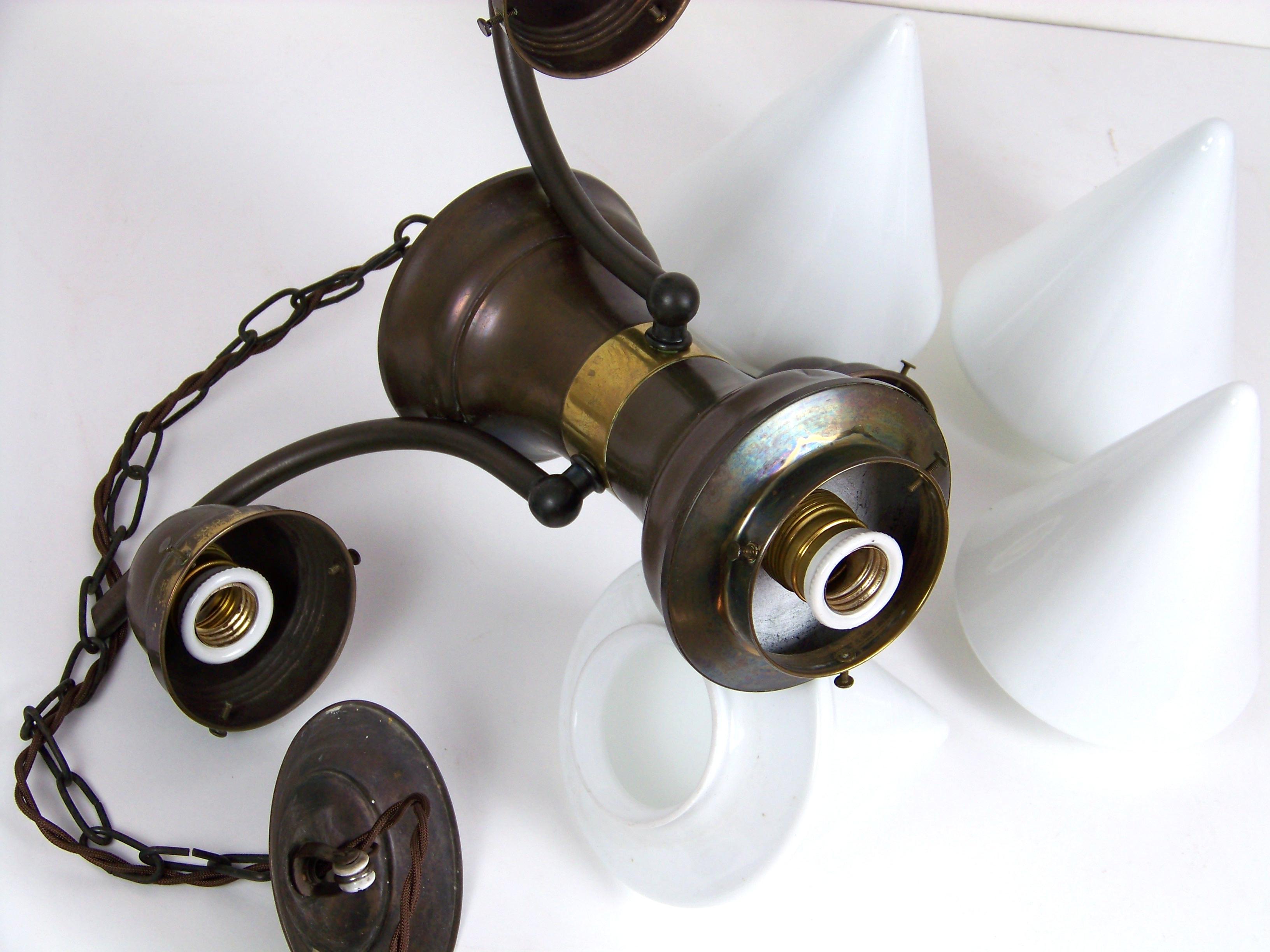 Fully functional. Original glass. New cabling. E27 bulb.
