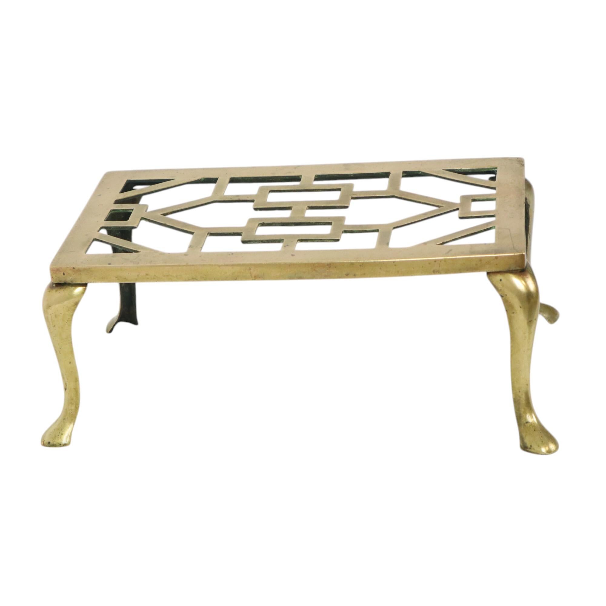 Art Deco Messing Untersetzer Pot Stand (Art déco) im Angebot