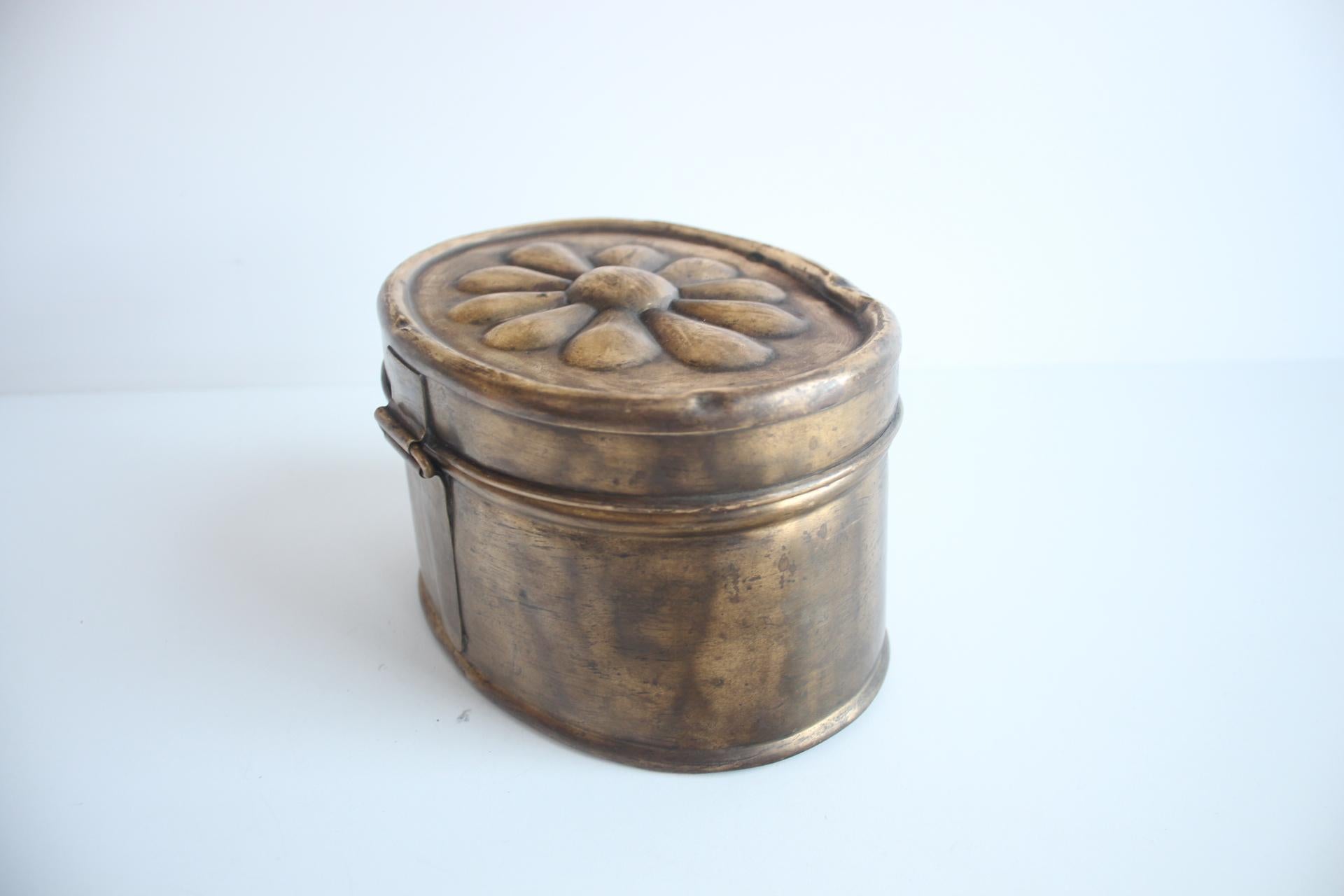 Metallo Scatola da caffè in ottone Art déco, anni '20 circa. in vendita