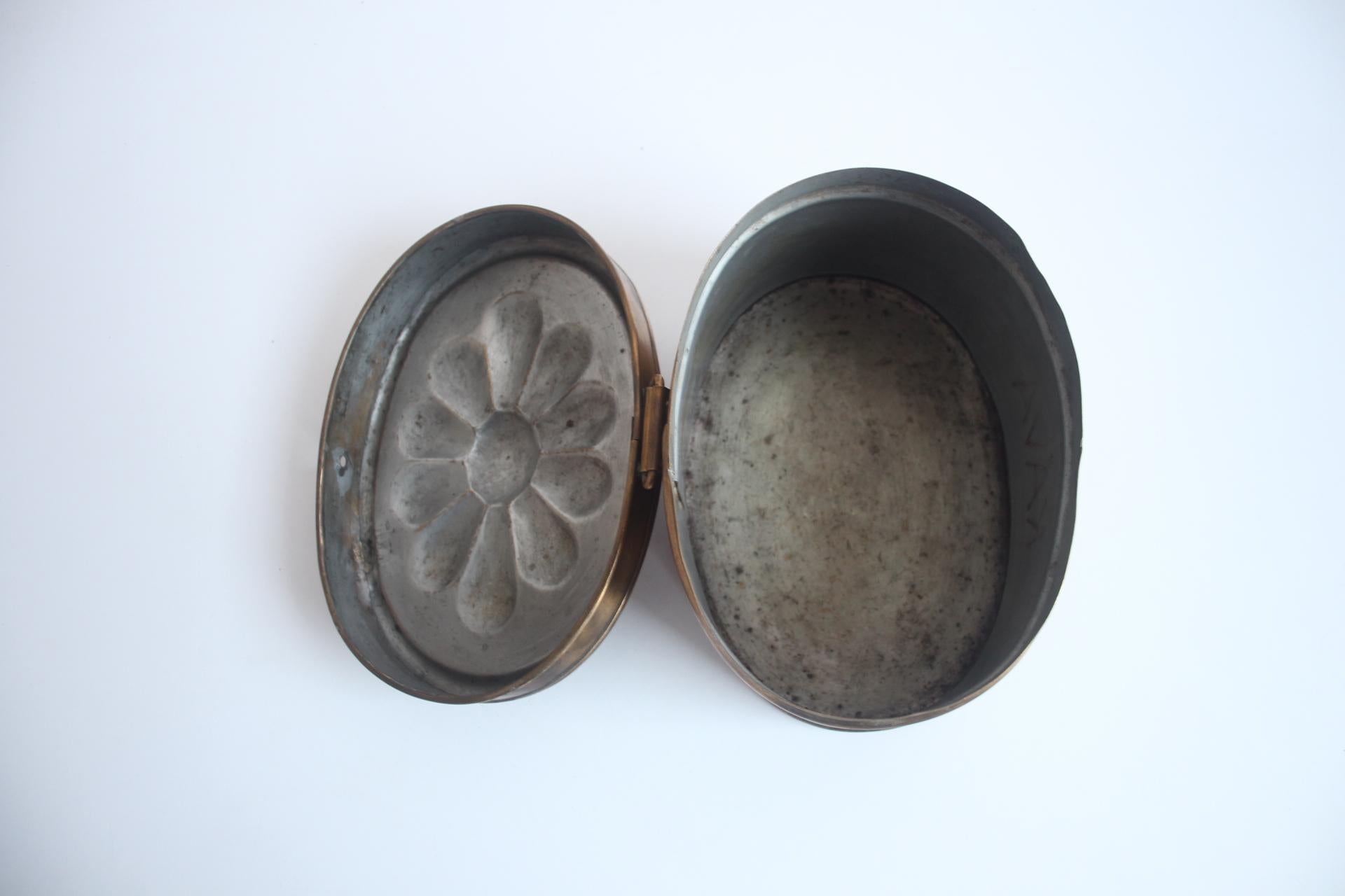 Scatola da caffè in ottone Art déco, anni '20 circa. in vendita 1