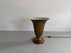Lámpara de mesa cónica de latón Art Déco de Mazda, años 40, Francia
