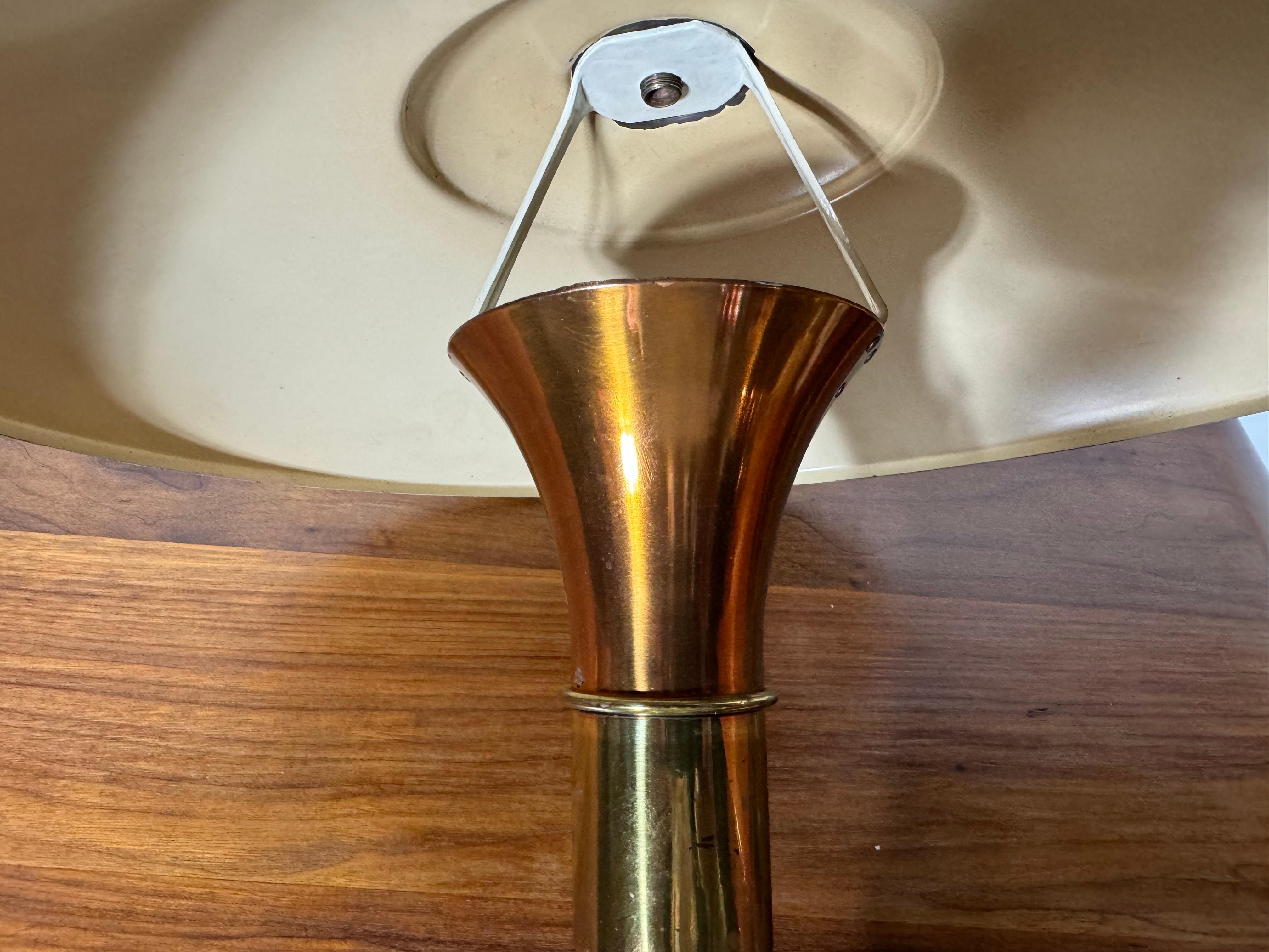 Art Decó Latón y cobre  Lámpara de mesa 