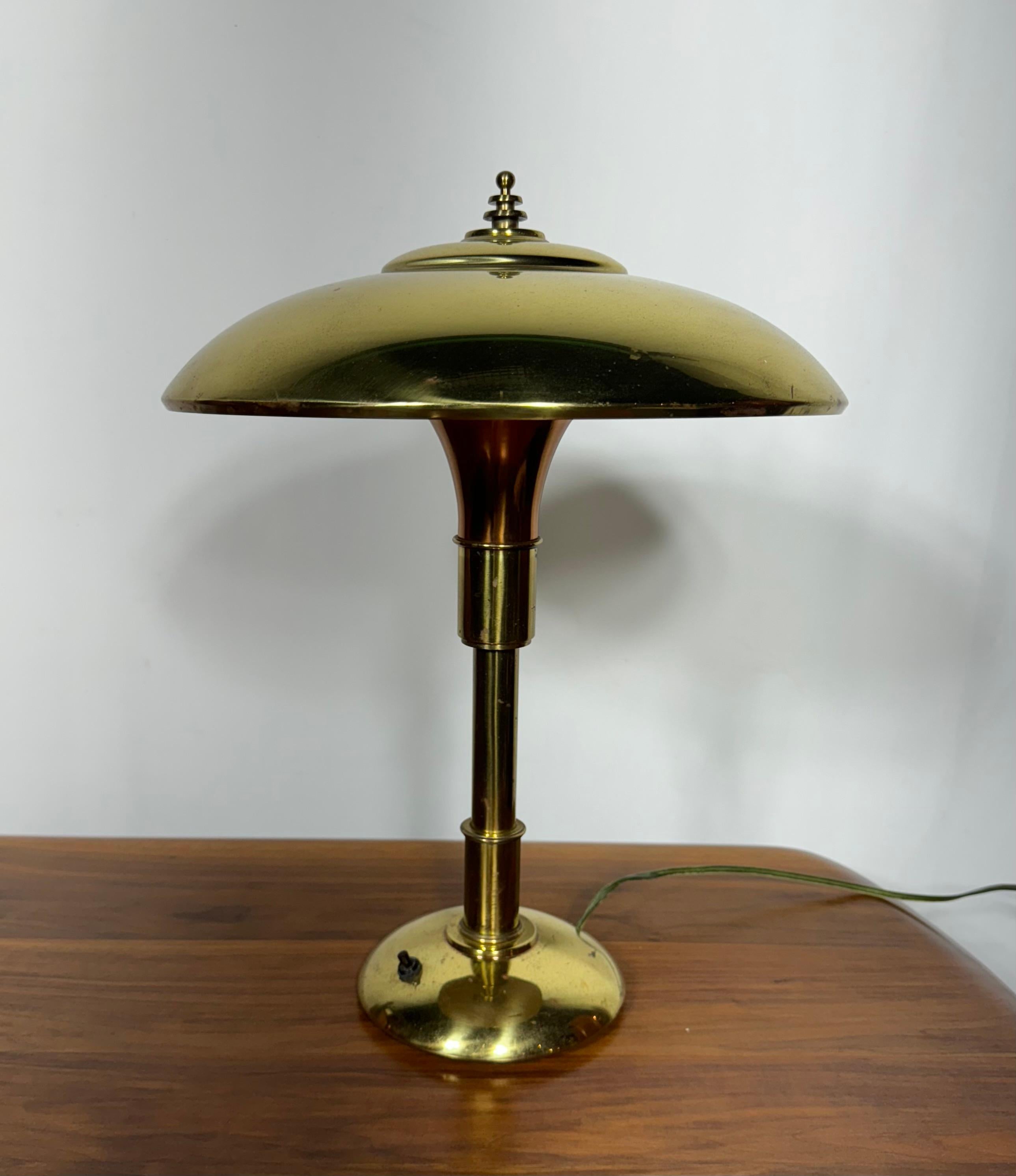 Art Decó Latón y cobre  Lámpara de mesa 