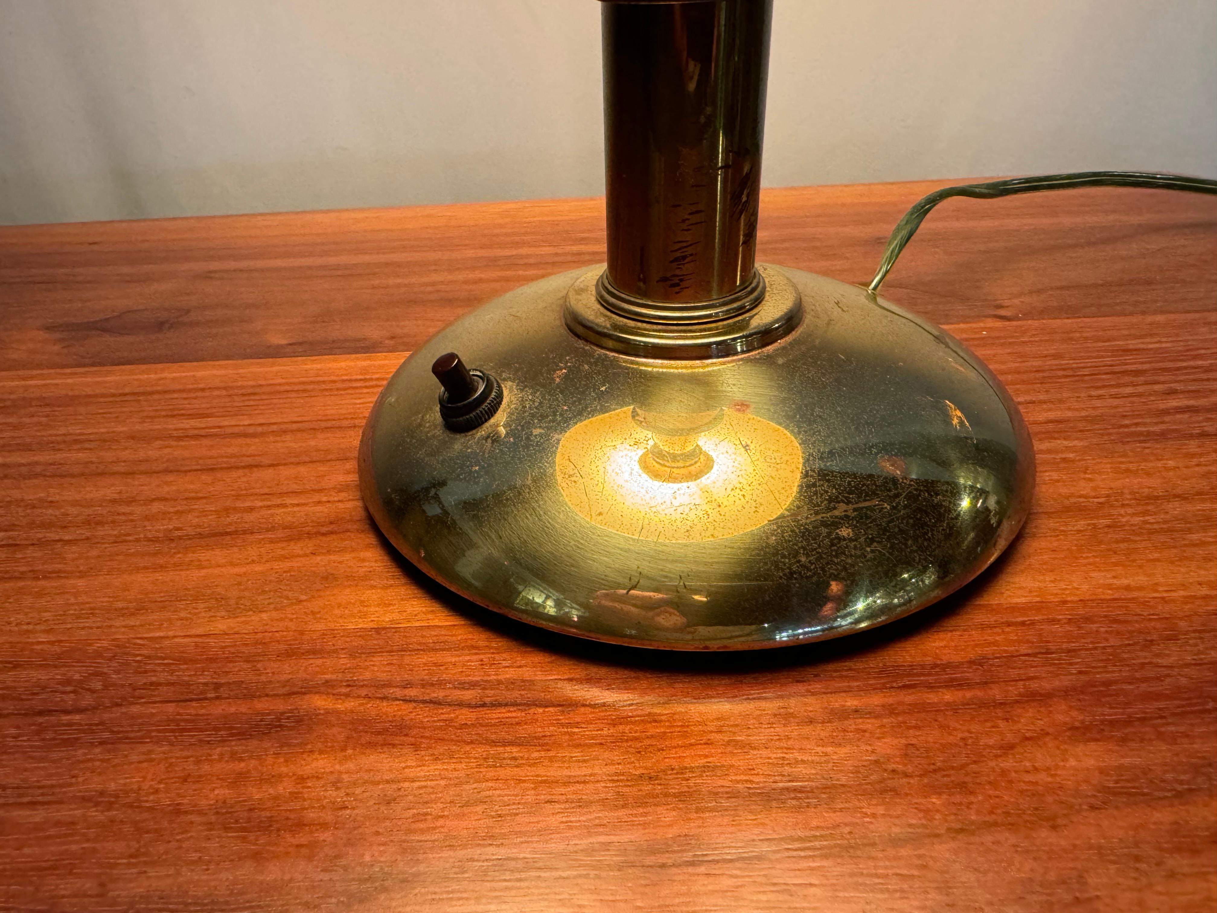 Art Decó Latón y cobre  Lámpara de mesa 