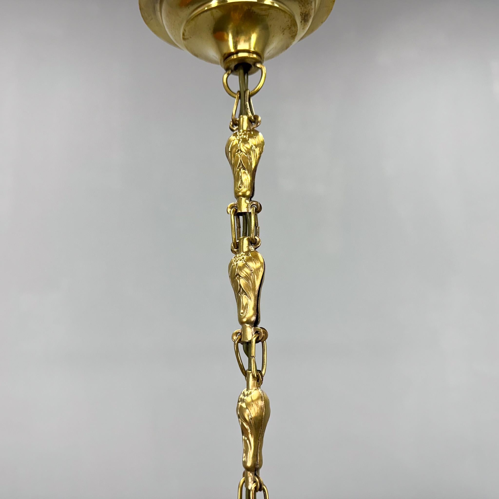 Lampada a sospensione Art Deco in ottone e perline di cristallo, restaurata in vendita 1