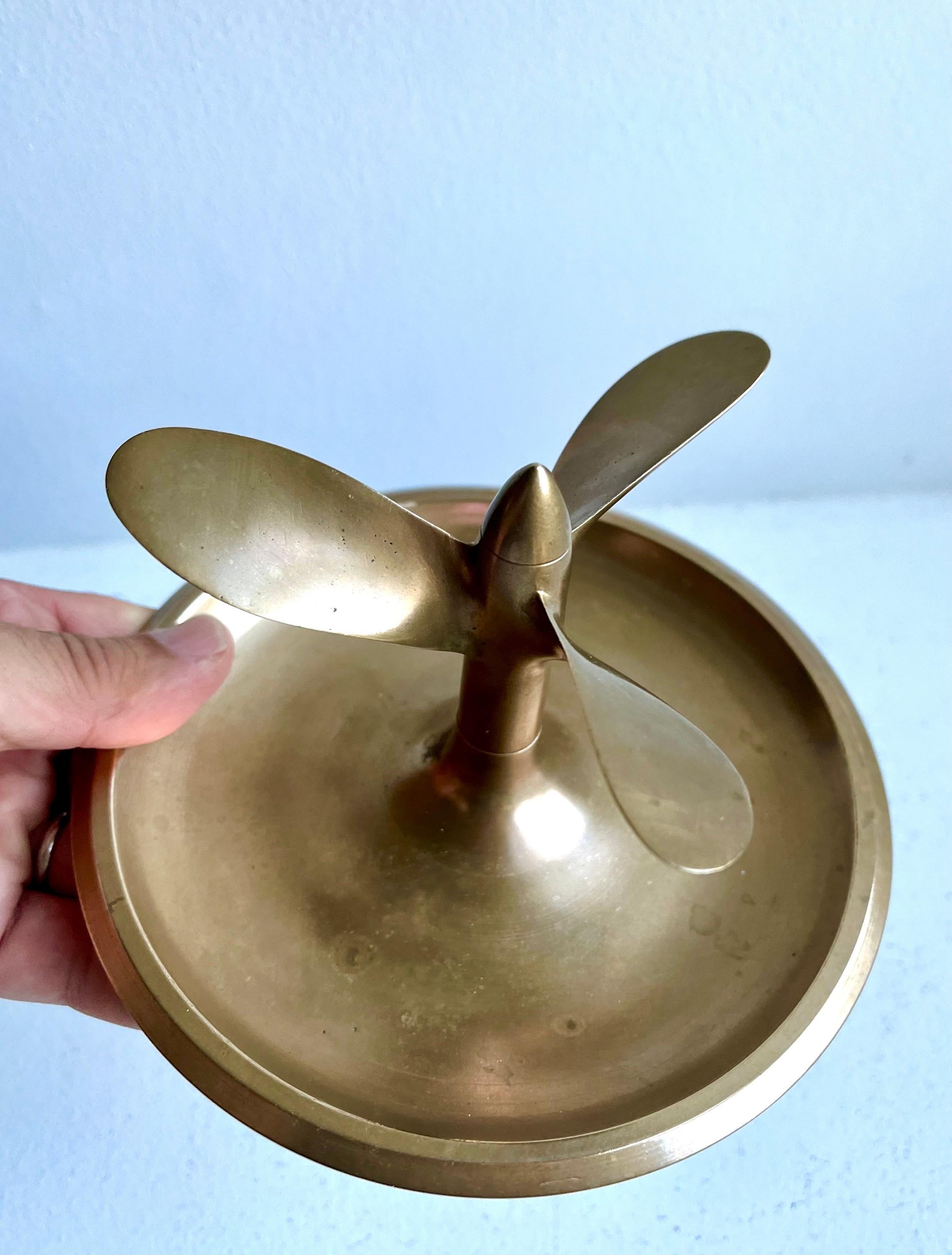 Art Deco Brass Decorative Catchall with Propeller, c. 1930 For Sale 4
