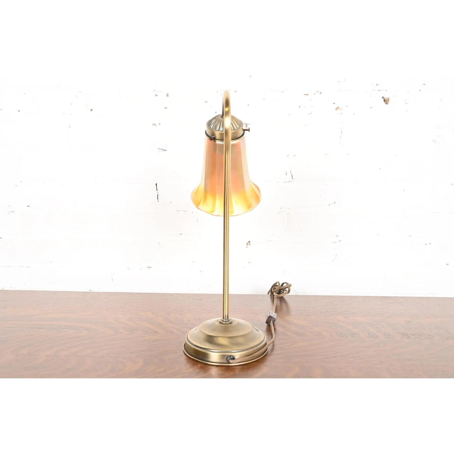 Art Deco Brass Desk Lamp With Quezal Favrile Art Glass Shade im Angebot 5