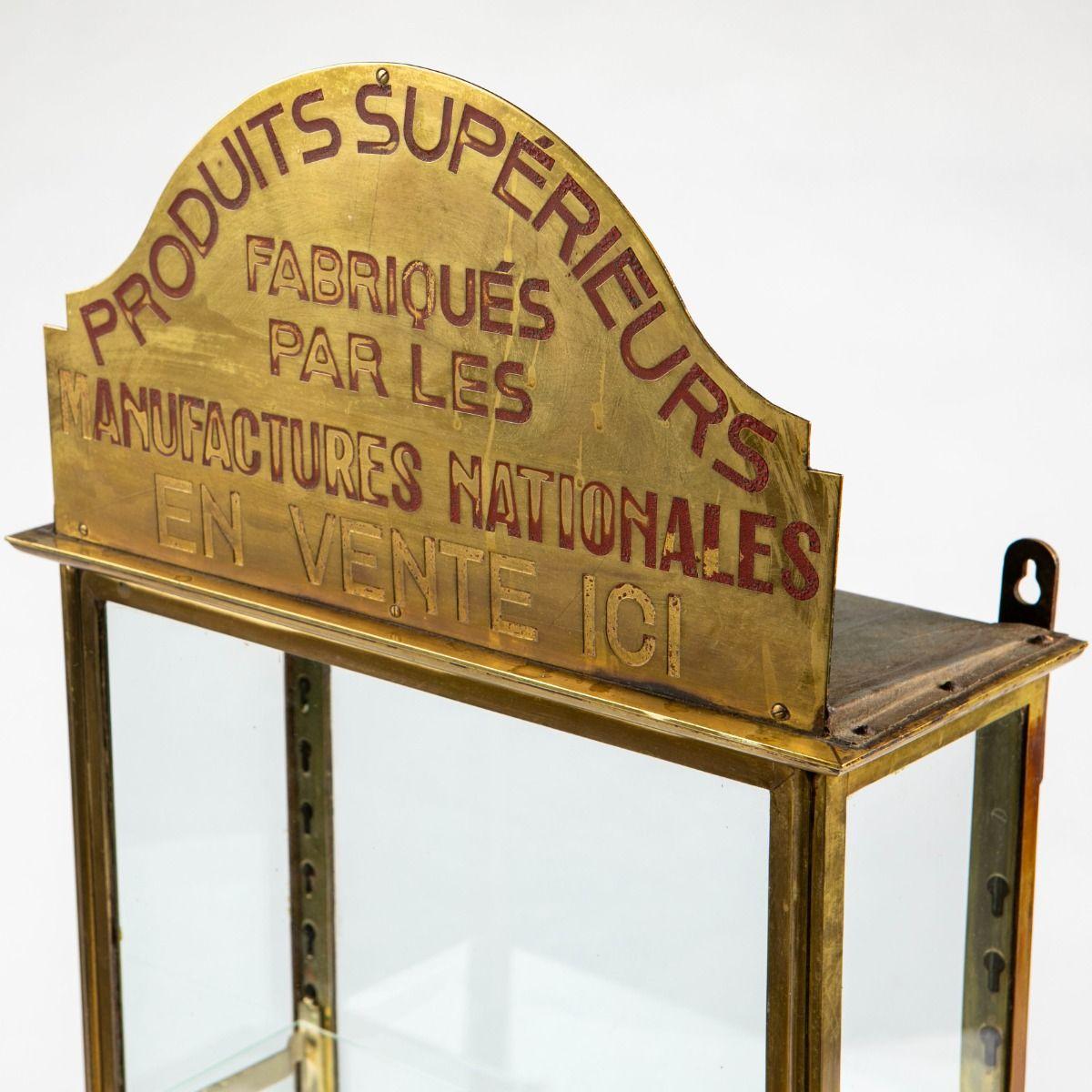 20ième siècle Vitrine Art Déco en laiton, France en vente