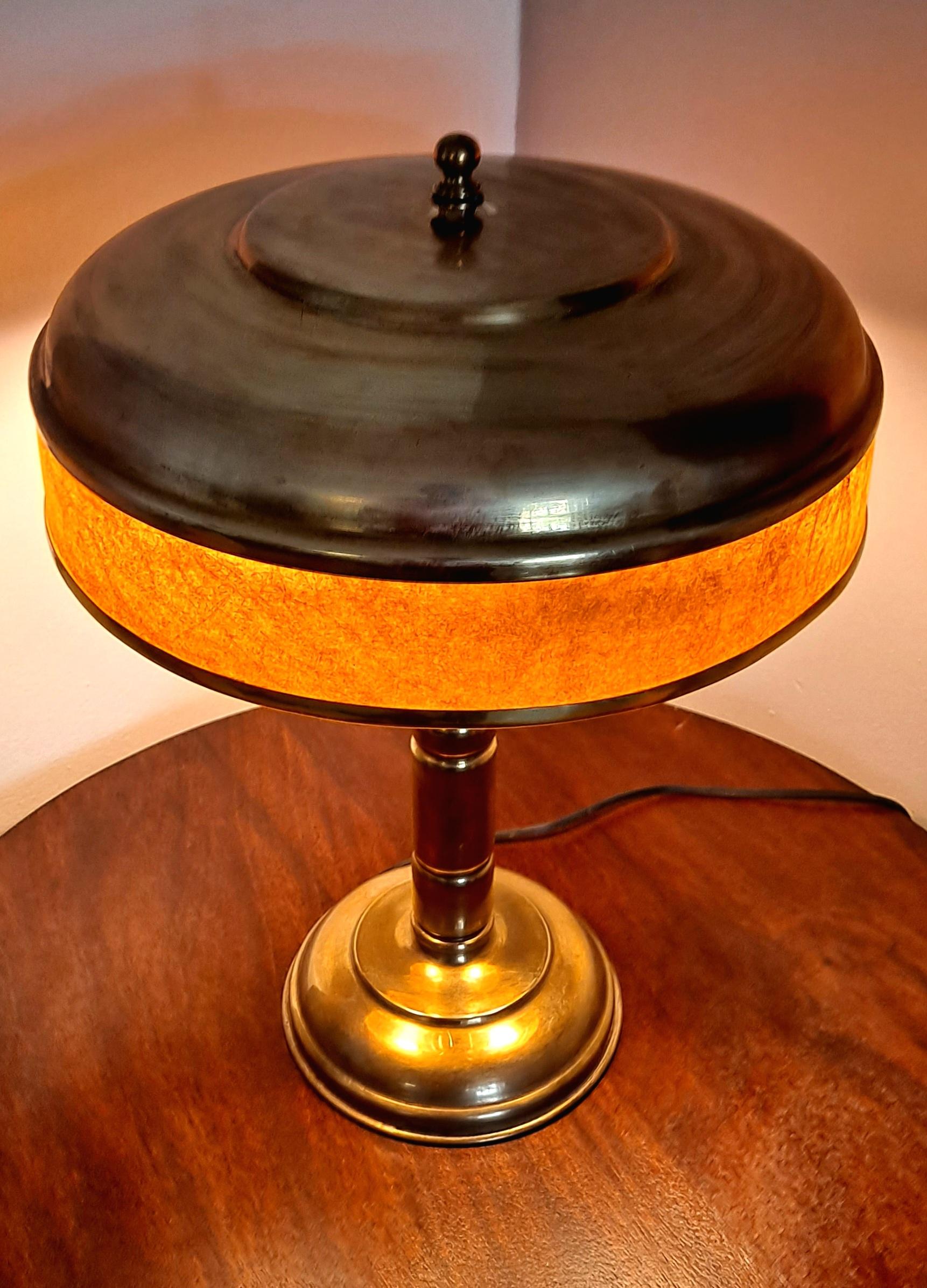 Art Deco brass table lamp. The lamp is in original very good condition.