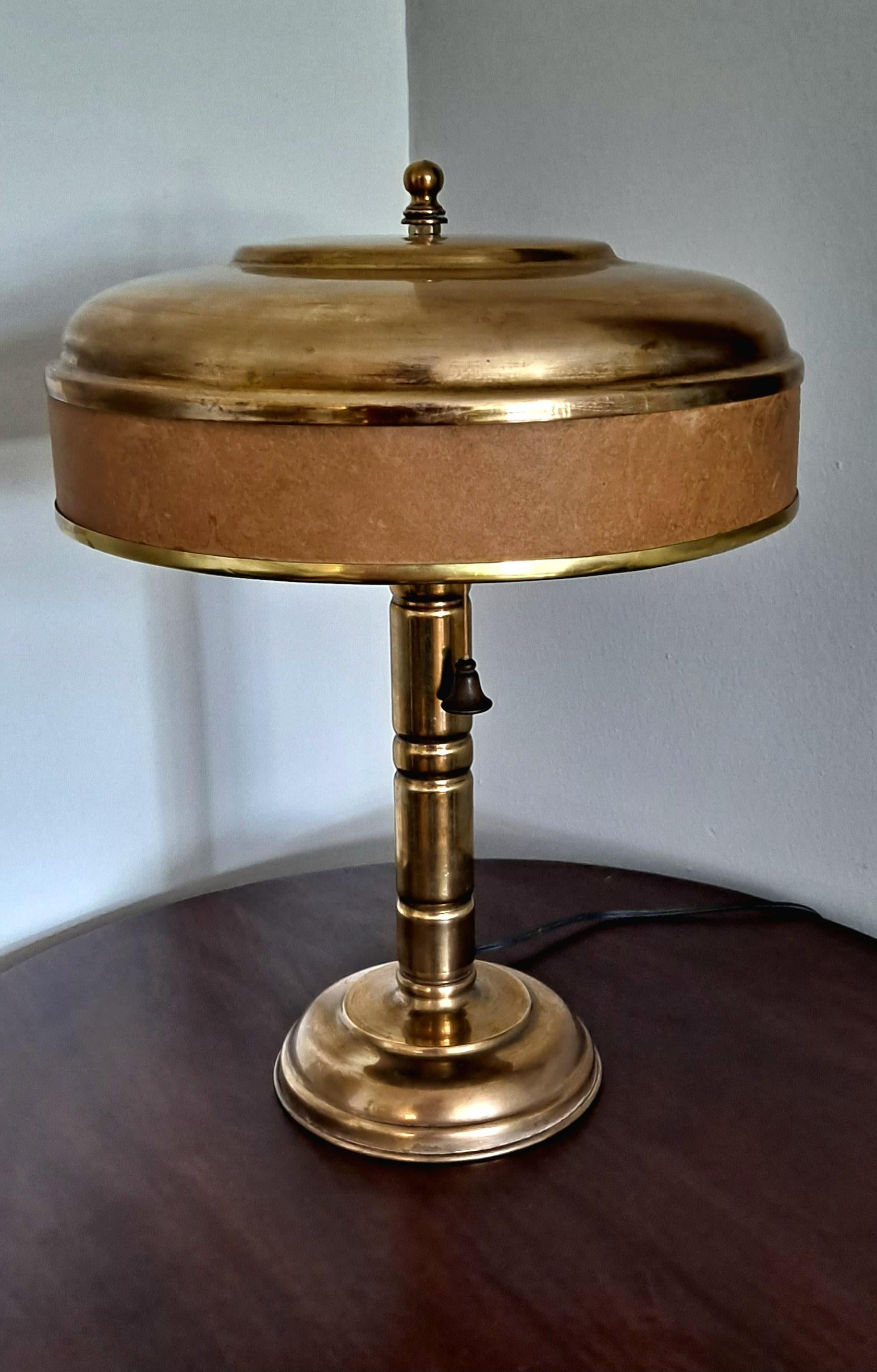 Art Deco Brass French Table Lamp In Good Condition In Los Angeles, CA