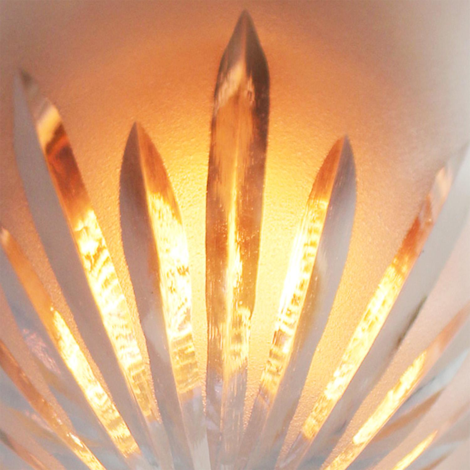 Art déco Plafonnier Art Déco en laiton et verre dépoli encastré en vente