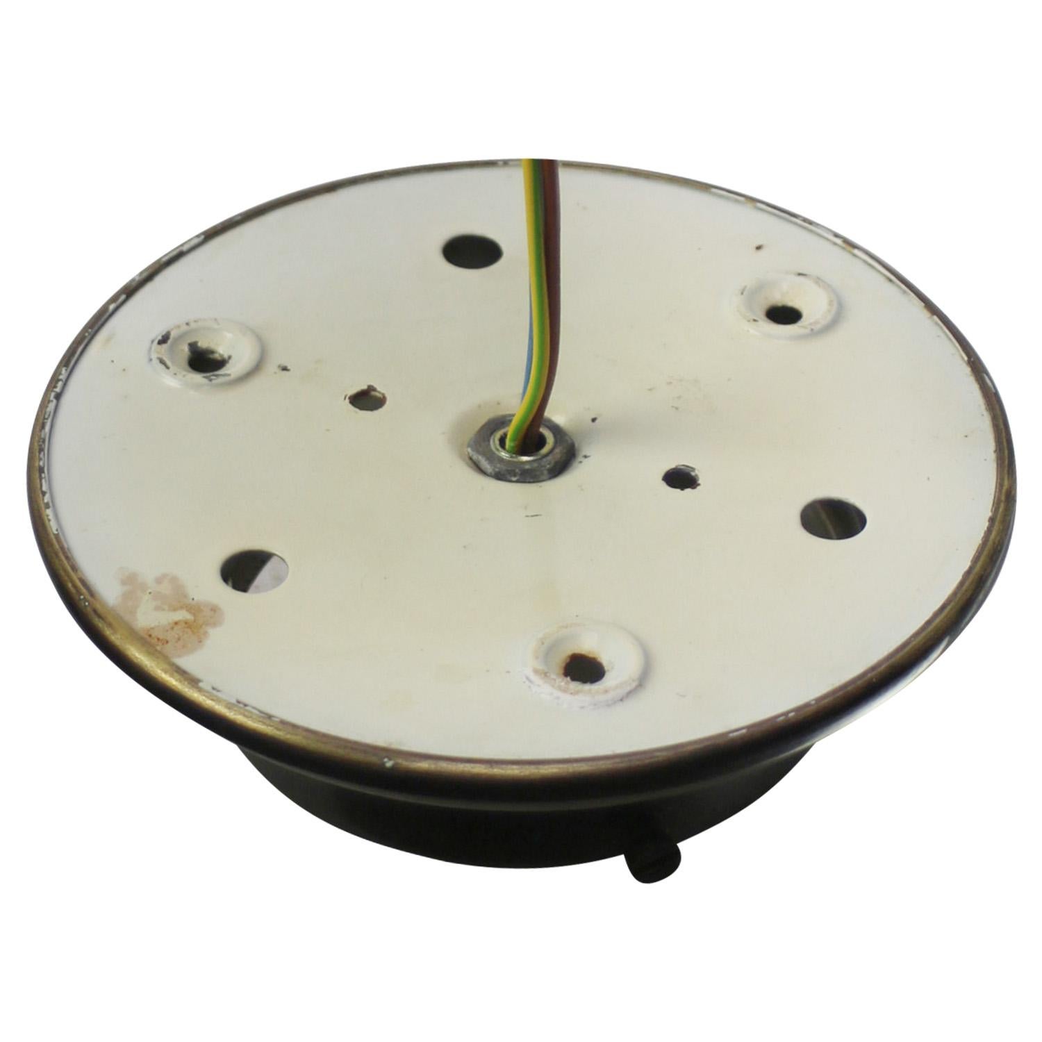 Dépoli Plafonnier Art Déco en laiton et verre dépoli encastré en vente