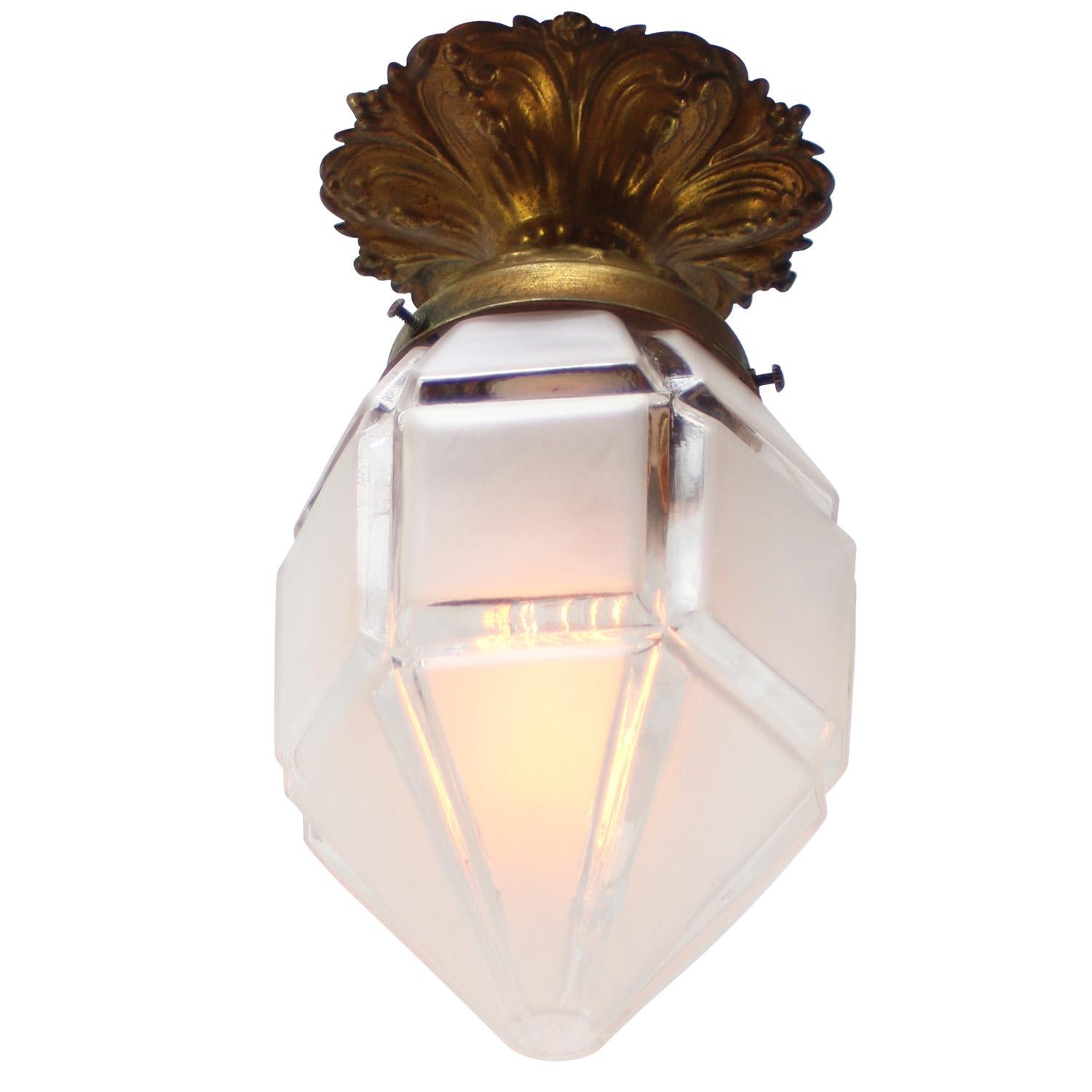 Francese Lampada da soffitto Art Deco in ottone con vetro smerigliato, montaggio ad incasso in vendita