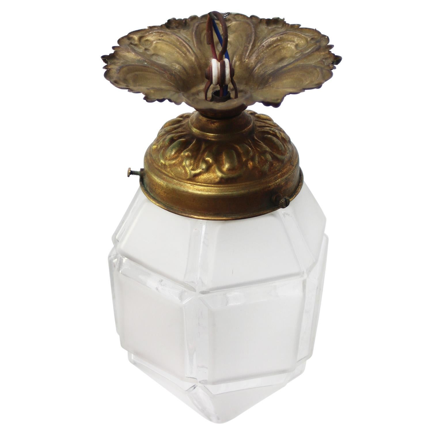 Satinato Lampada da soffitto Art Deco in ottone con vetro smerigliato, montaggio ad incasso in vendita