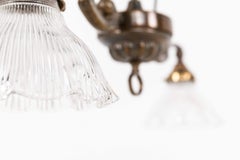 Lampada da soffitto in ottone Art Deco GEC Rise and Fall in vetro Holophane, 1930 ca.