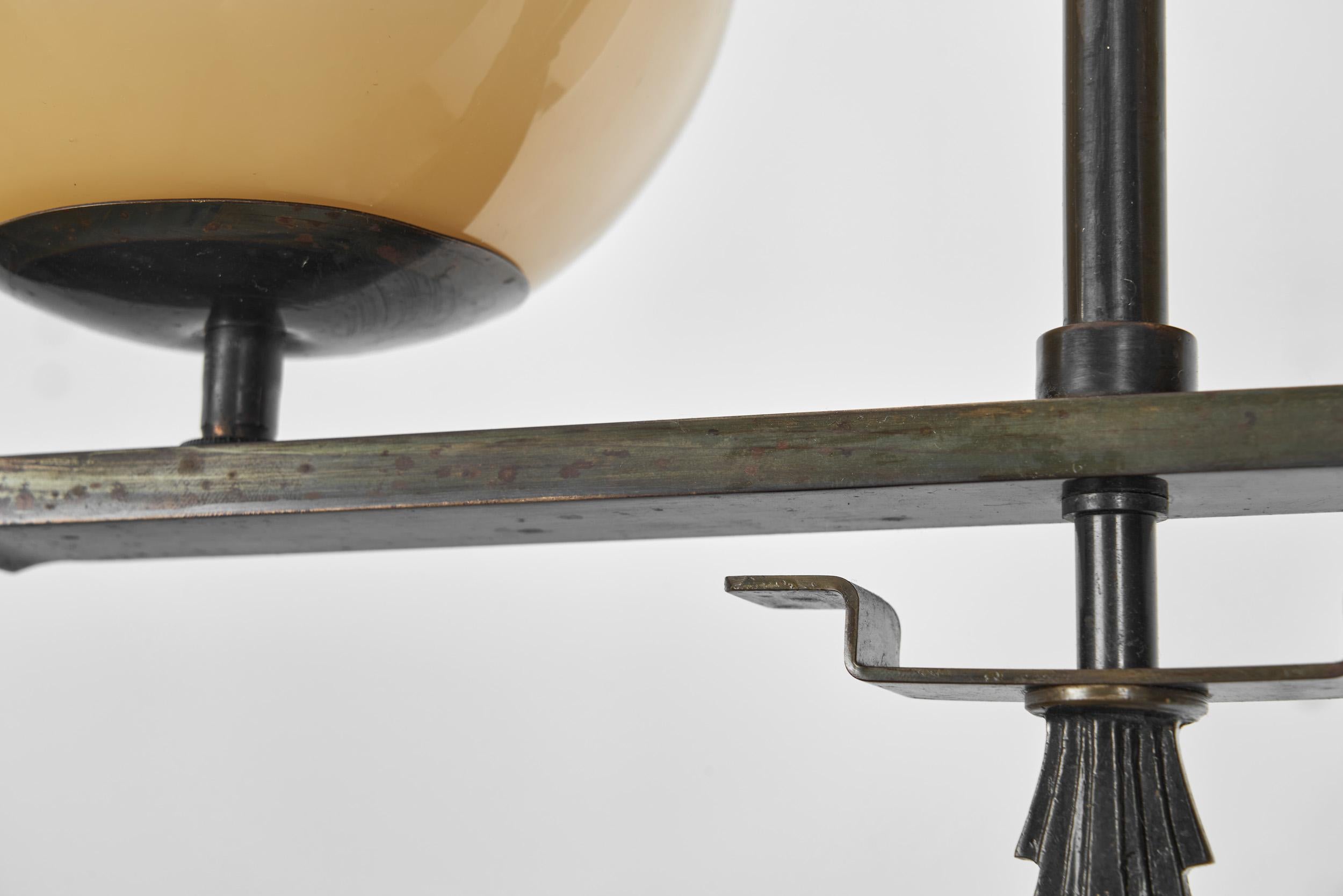 Lámpara colgante Art Déco de latón, Europa Primera mitad del siglo XX en venta 8