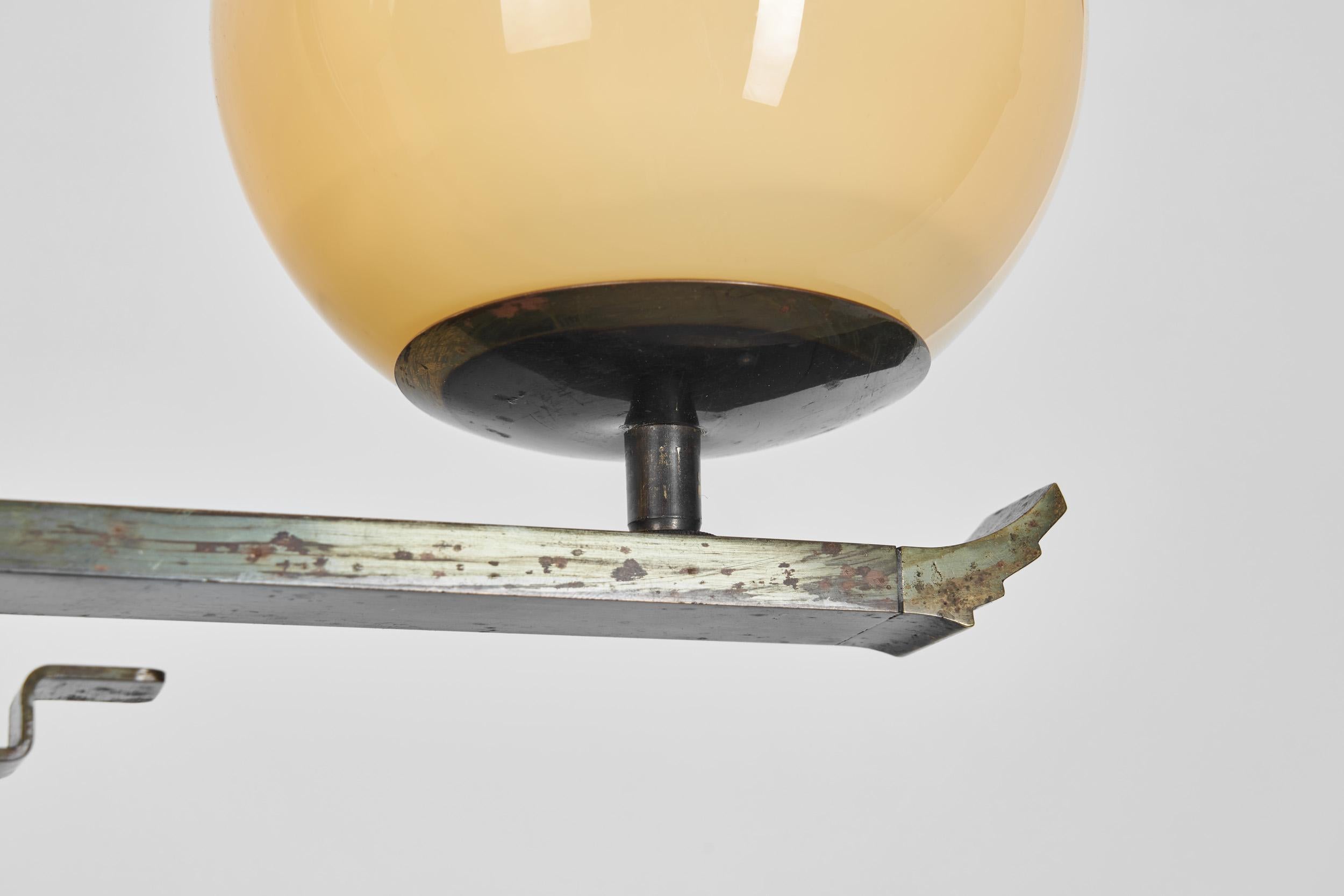 Lámpara colgante Art Déco de latón, Europa Primera mitad del siglo XX en venta 9