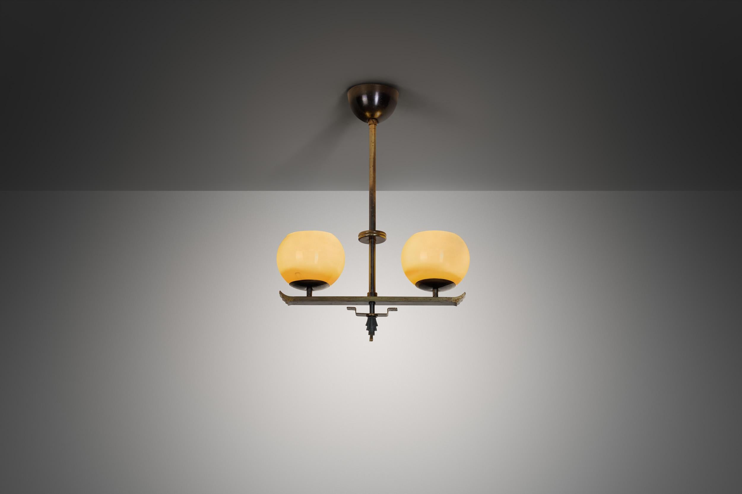 Lámpara colgante Art Déco de latón, Europa Primera mitad del siglo XX Latón en venta