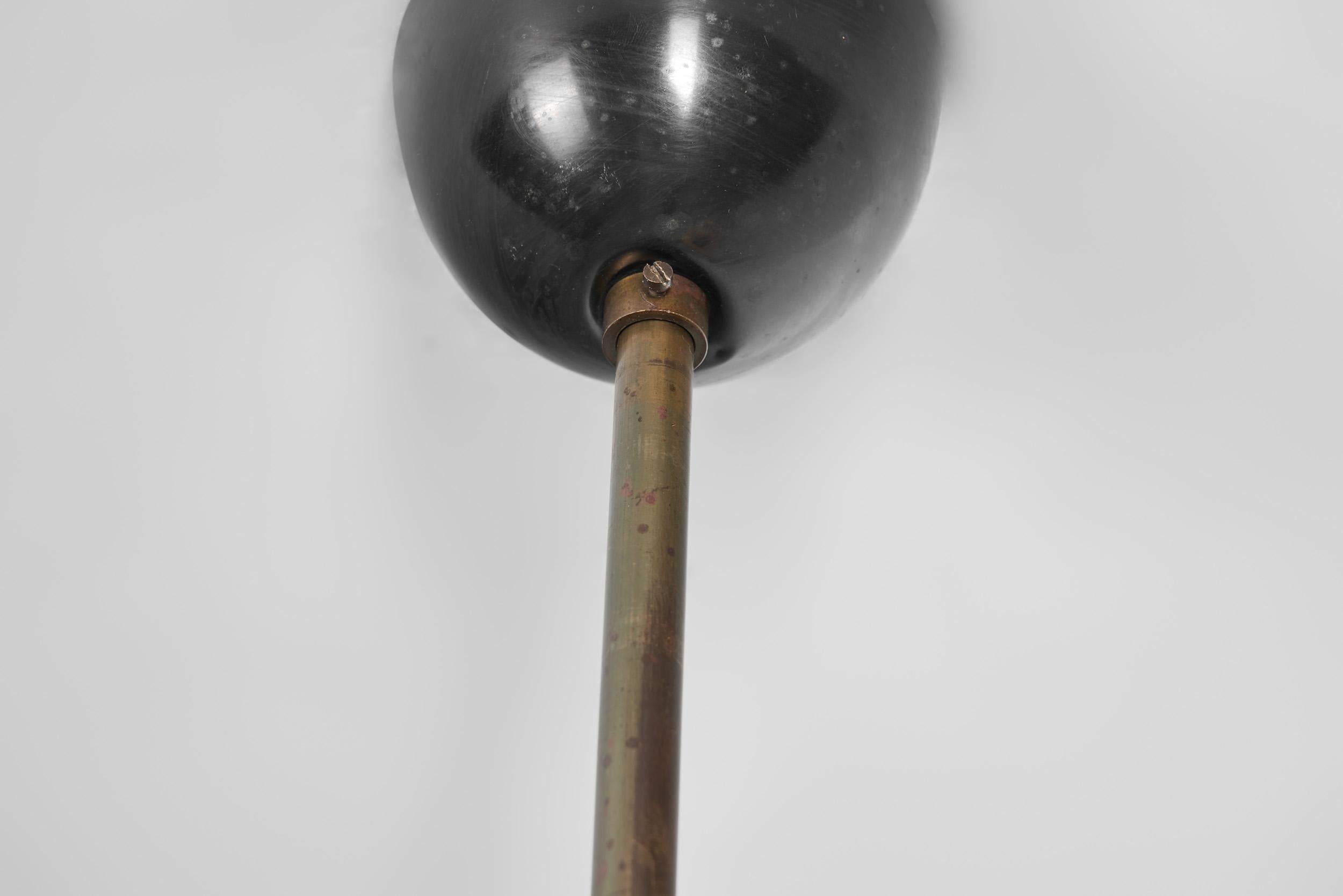 Lámpara colgante Art Déco de latón, Europa Primera mitad del siglo XX en venta 2