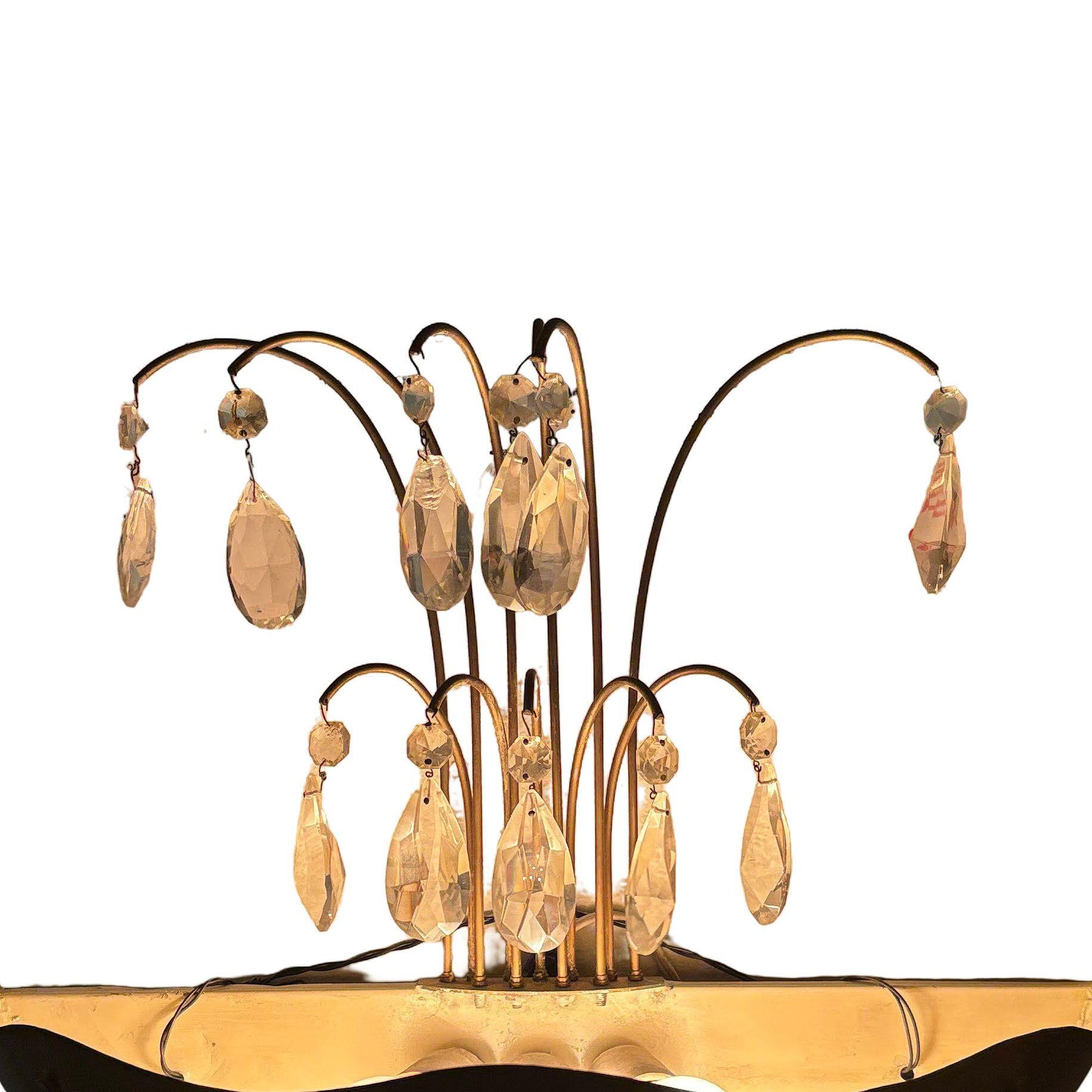 Art Deco Brass Hollywood Regency Palm Leaf Wall Sconce W/ Crystal Arms (Frühes 20. Jahrhundert) im Angebot