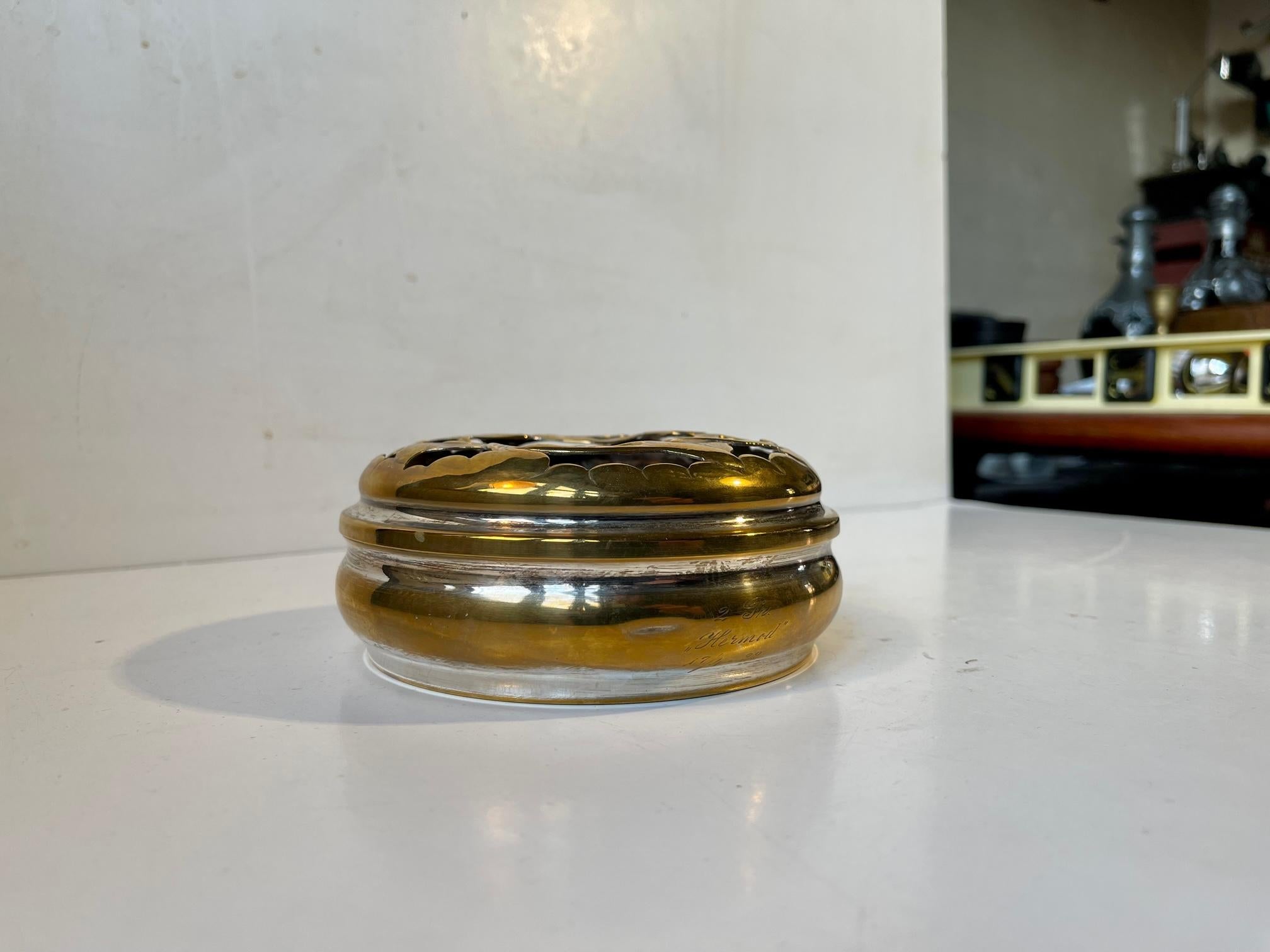 Art Deco Brass Incense Bowl with Swans, Danish 1930s In Good Condition For Sale In Esbjerg, DK
