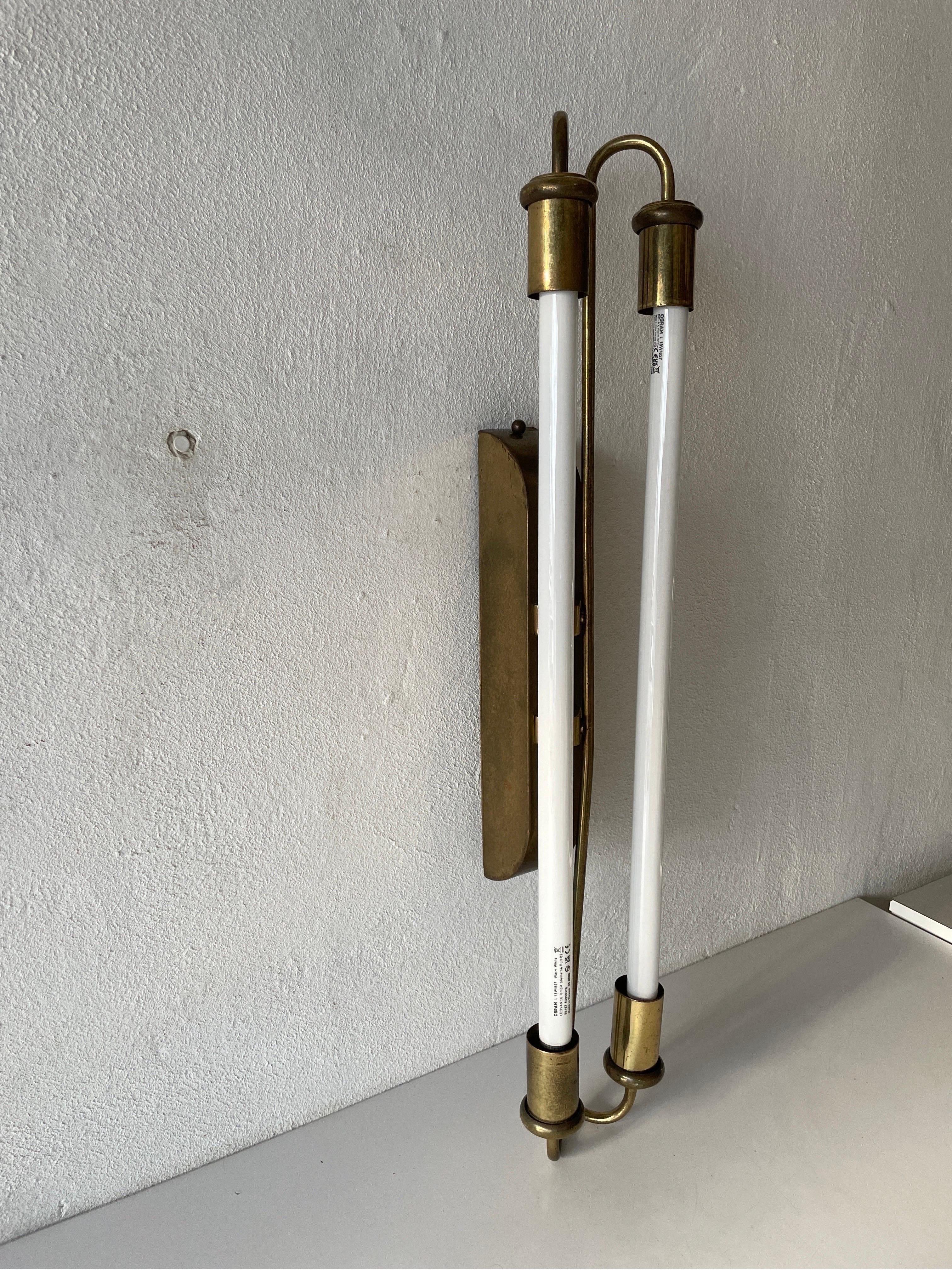 Art Deco Brass Industrial Cinema Sconce with Fluorescent Tubes, 1930s, Germany In Good Condition For Sale In Hagenbach, DE