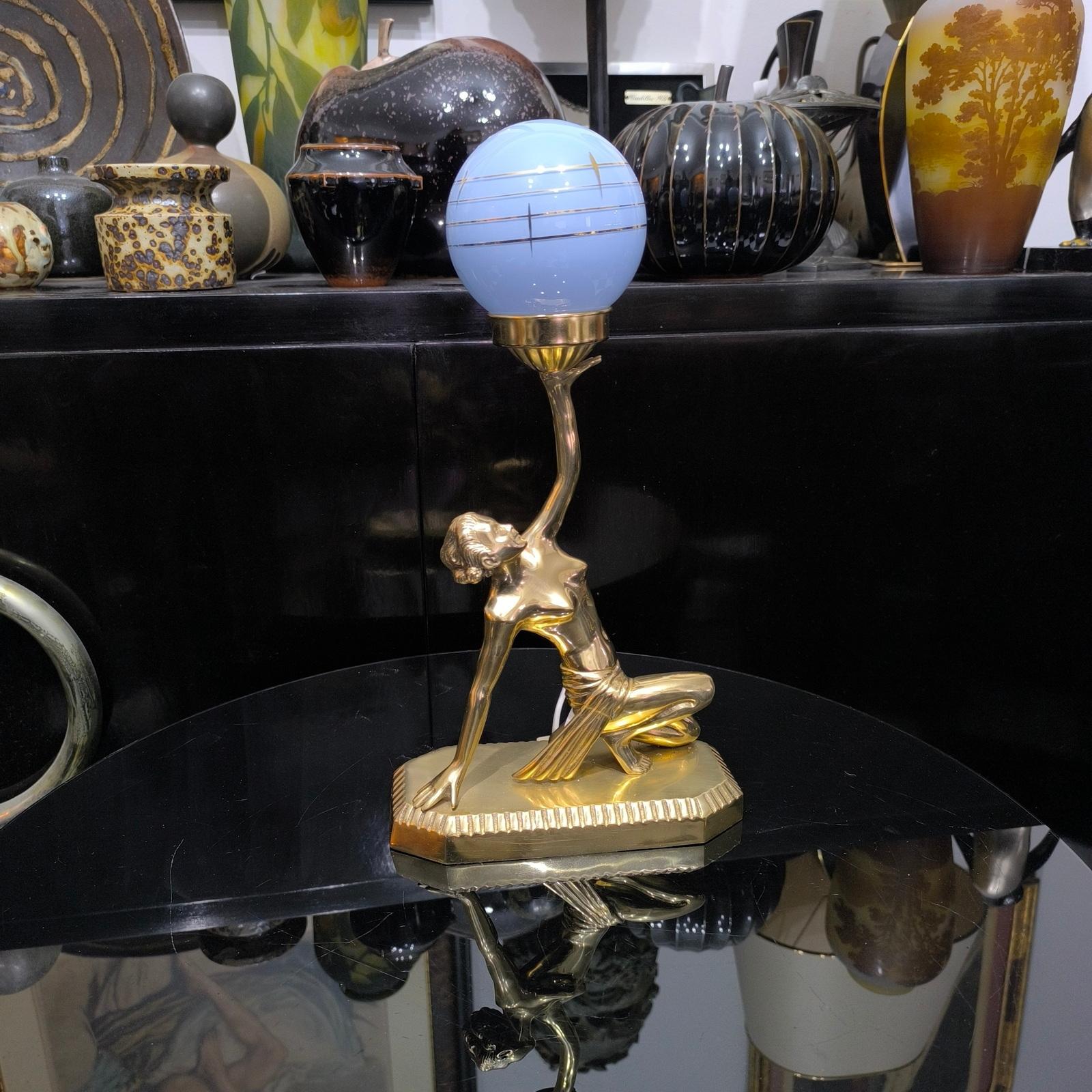 Art Deco Brass Lady Figural Lamp, in the Style of Lorenzl, circa 1940 In Good Condition For Sale In Bochum, NRW