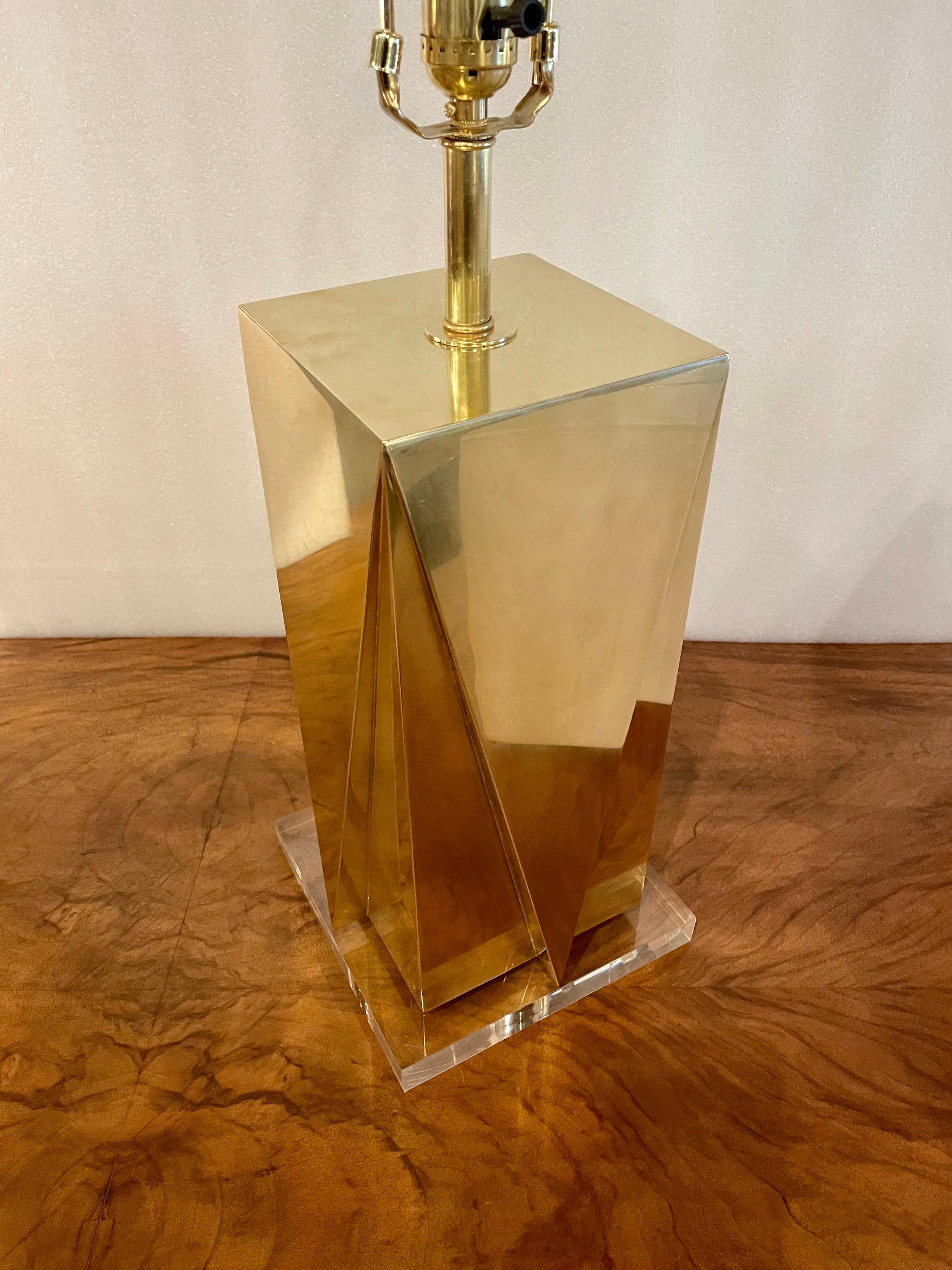 20th Century Art Deco Brass & Lucite Geometric Skyscraper Rare Table Lamp