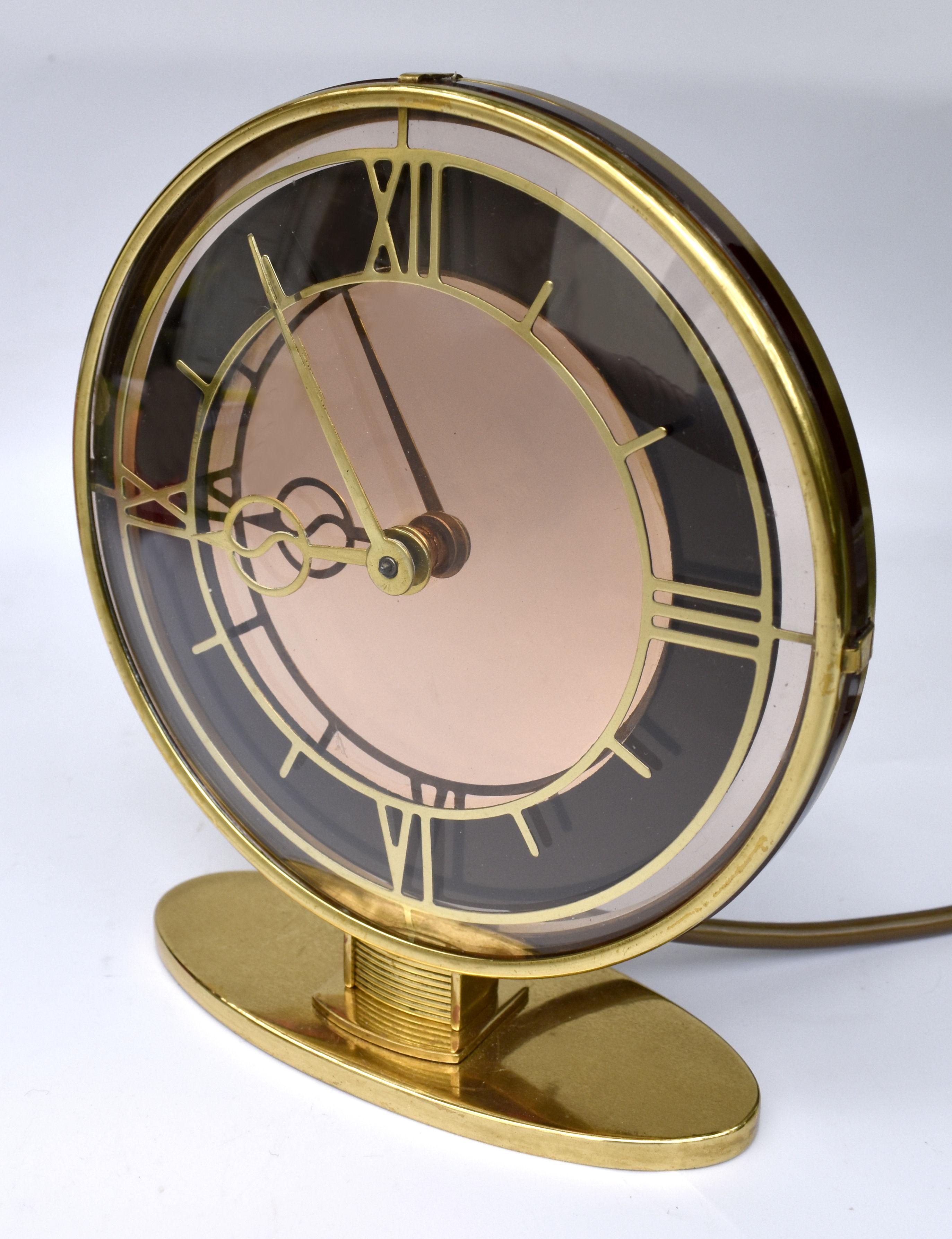Horloge électrique Art déco en laiton et miroir, Angleterre, vers 1930 en vente 3