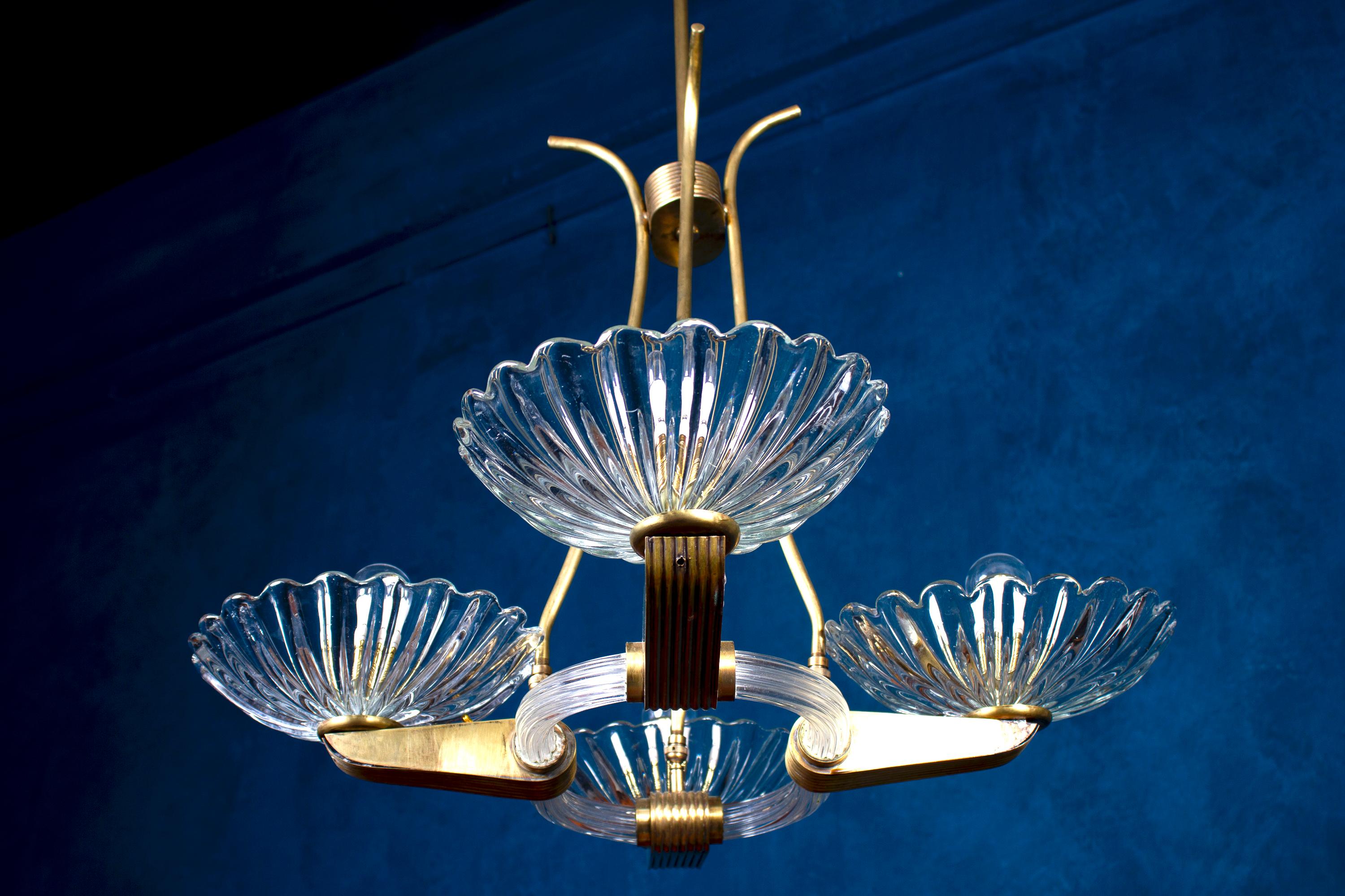 Art Deco Brass Mounted Murano Glass Chandelier by Barovier, 1940 In Excellent Condition For Sale In Rome, IT
