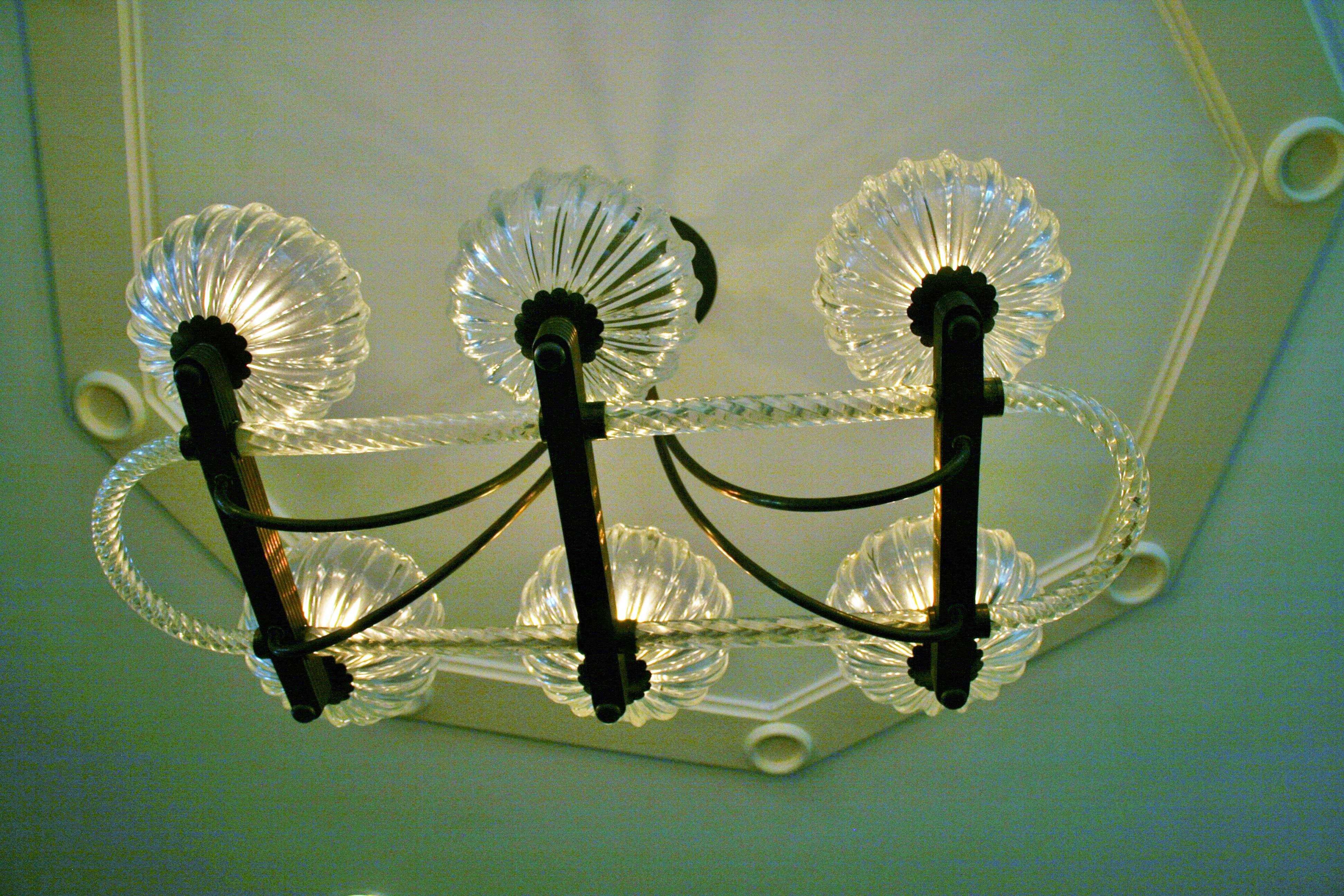 Art Deco Brass Mounted Murano Glass Chandelier by Ercole Barovier, 1940 In Good Condition In Douglas Manor, NY