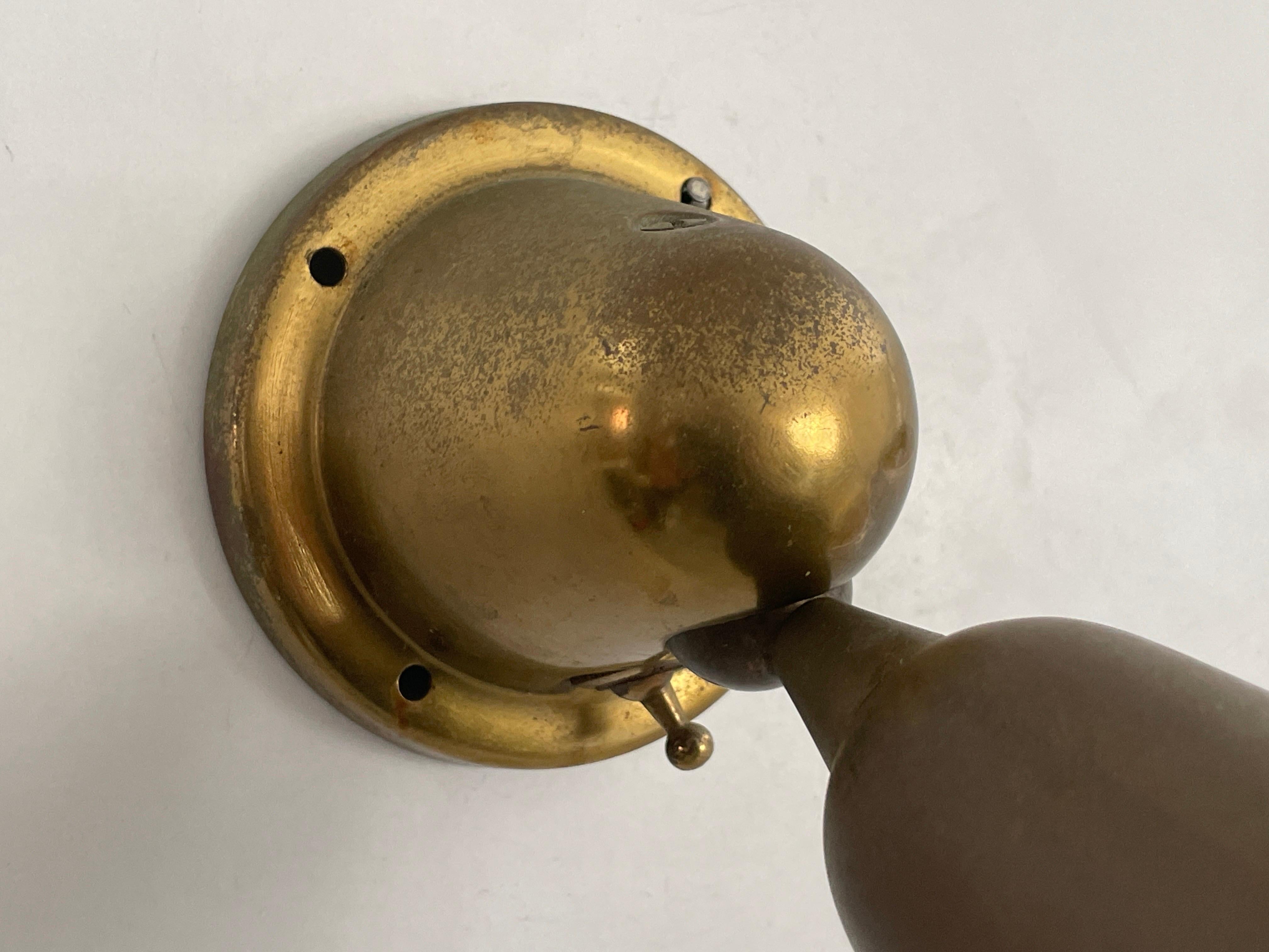 Art Deco Brass Pair of Wall Lamps, 1940s, Italy im Angebot 8
