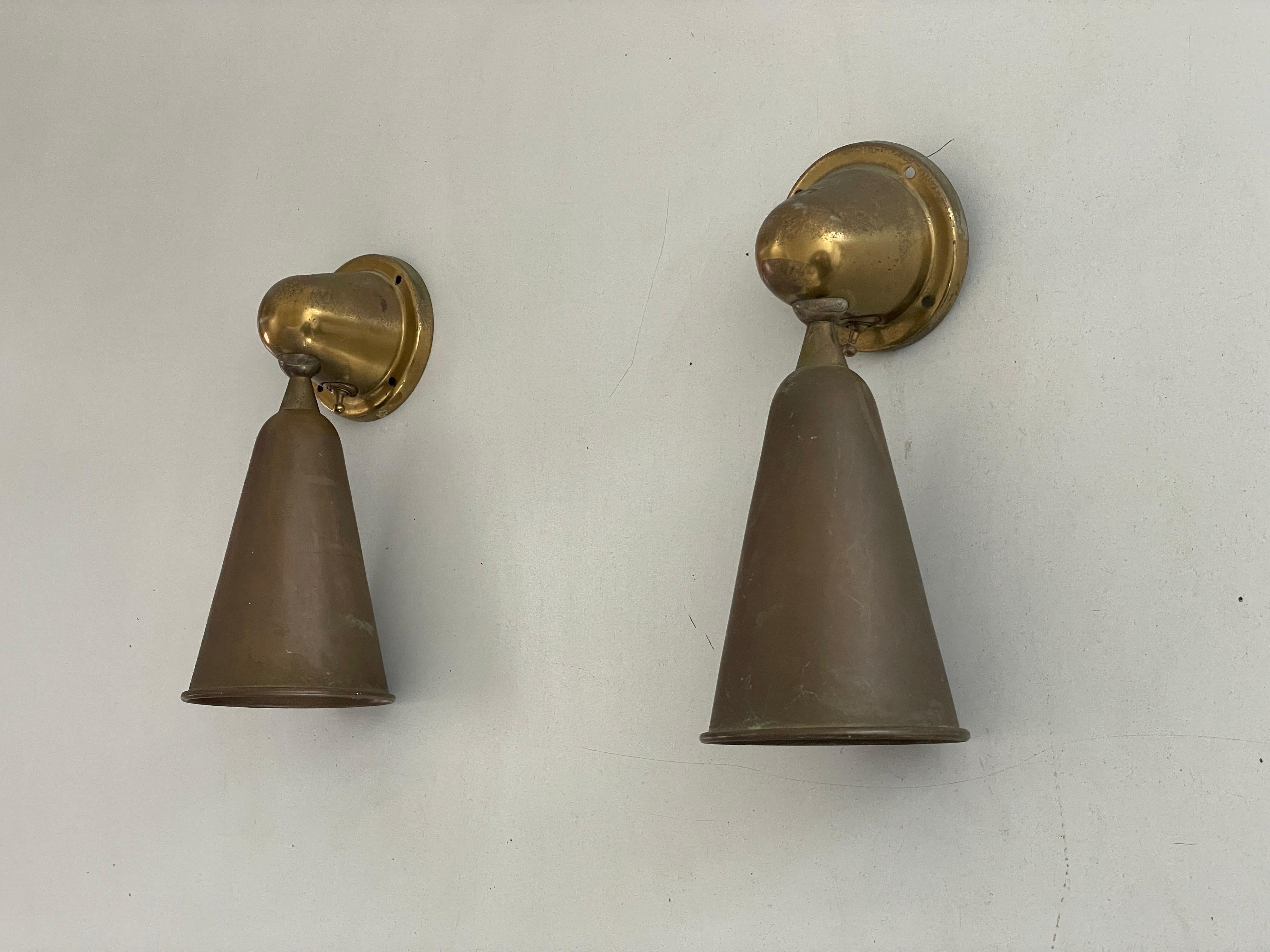 Art Deco Brass Pair of Wall Lamps, 1940s, Italy (Messing) im Angebot