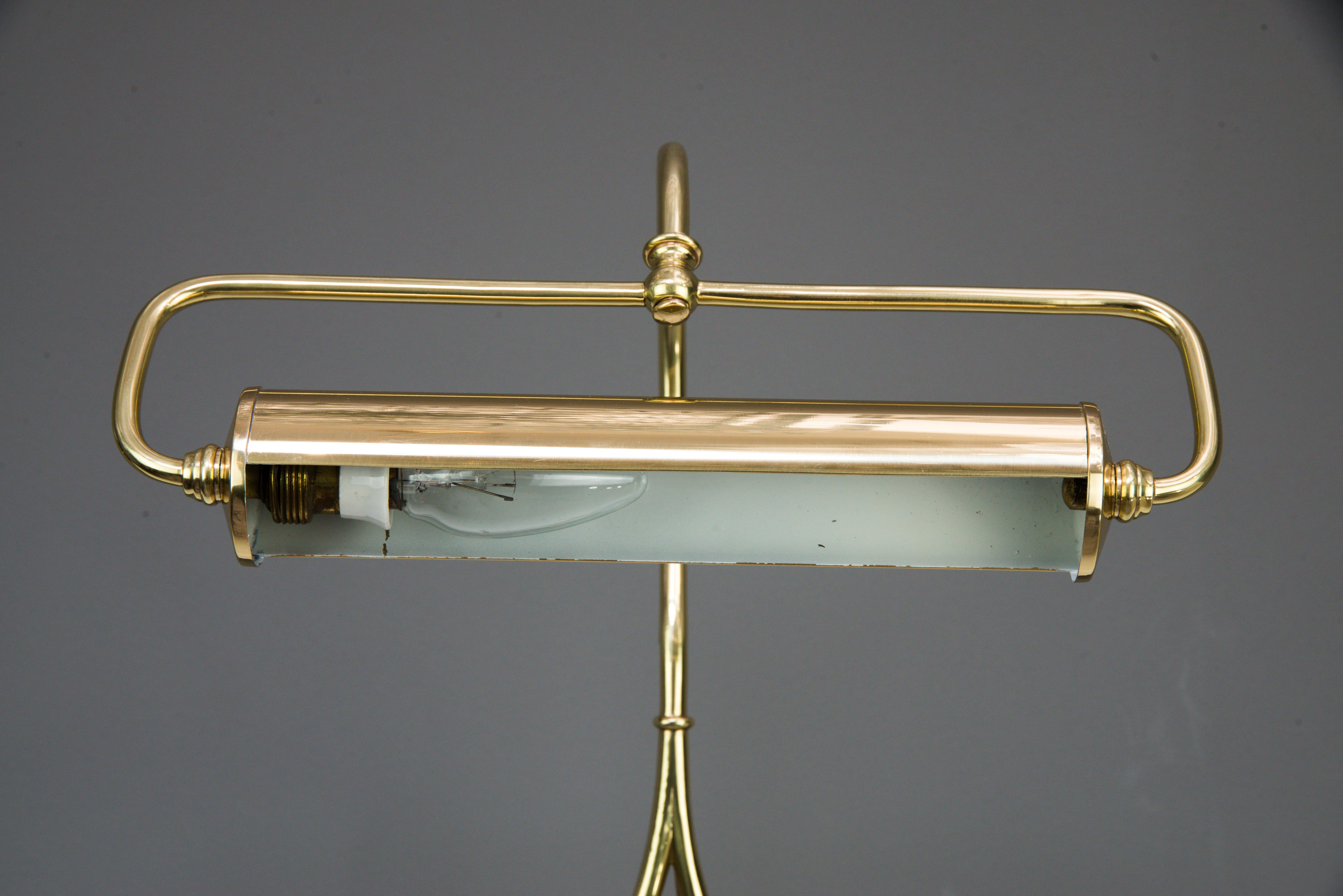 Art Deco Brass Piano Note Stand Lamp, circa 1920s In Good Condition In Wien, AT
