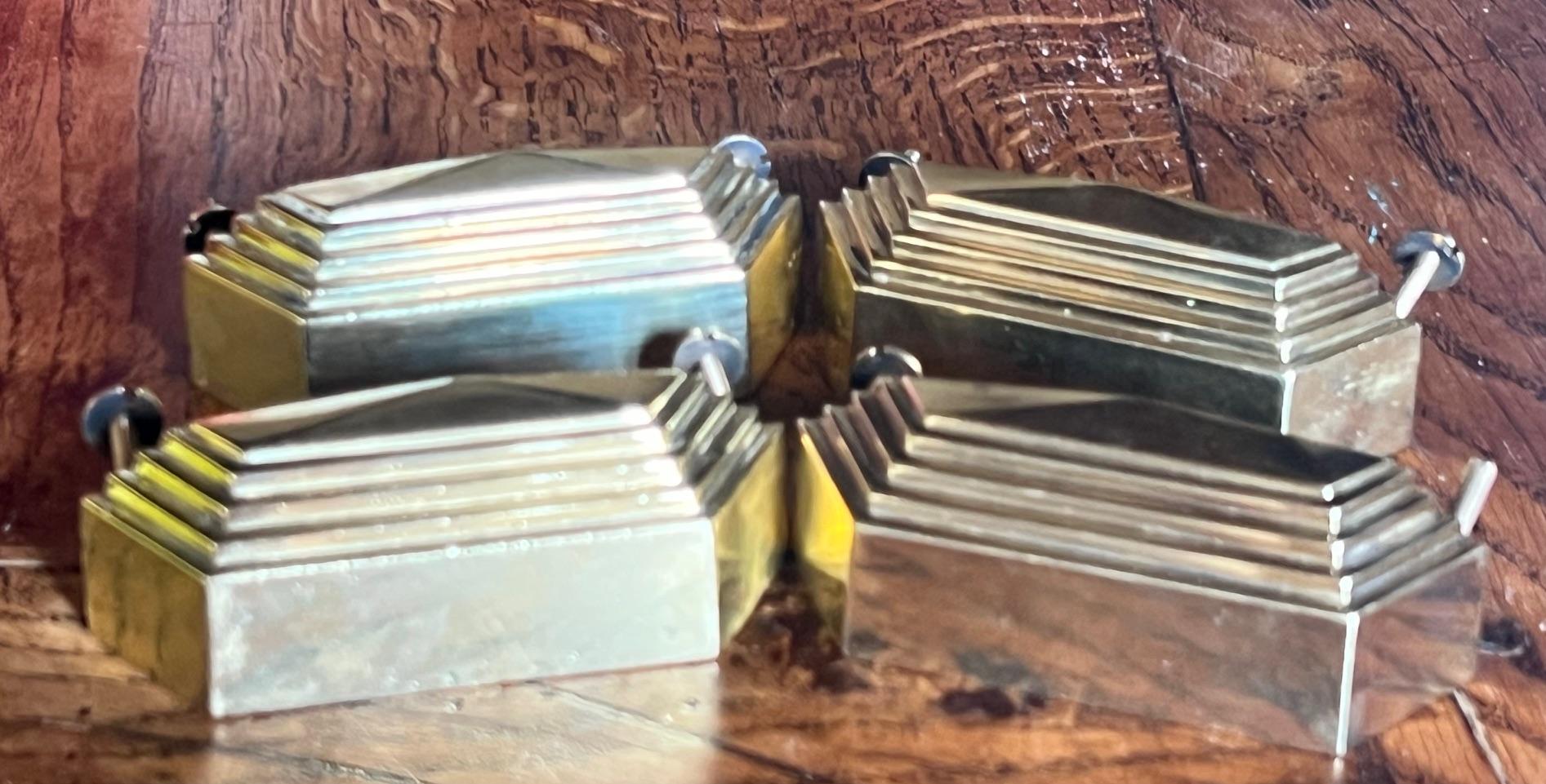 Tiraggi in ottone Art Deco, con il timbro di Parigi, anni '30 circa - Set di 4 pezzi In condizioni buone in vendita a Ross, CA