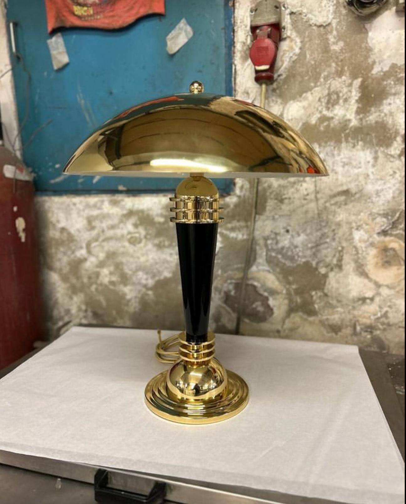 XXIe siècle et contemporain Lampe de table/de bureau Art Deco en laiton, Re Edition en vente