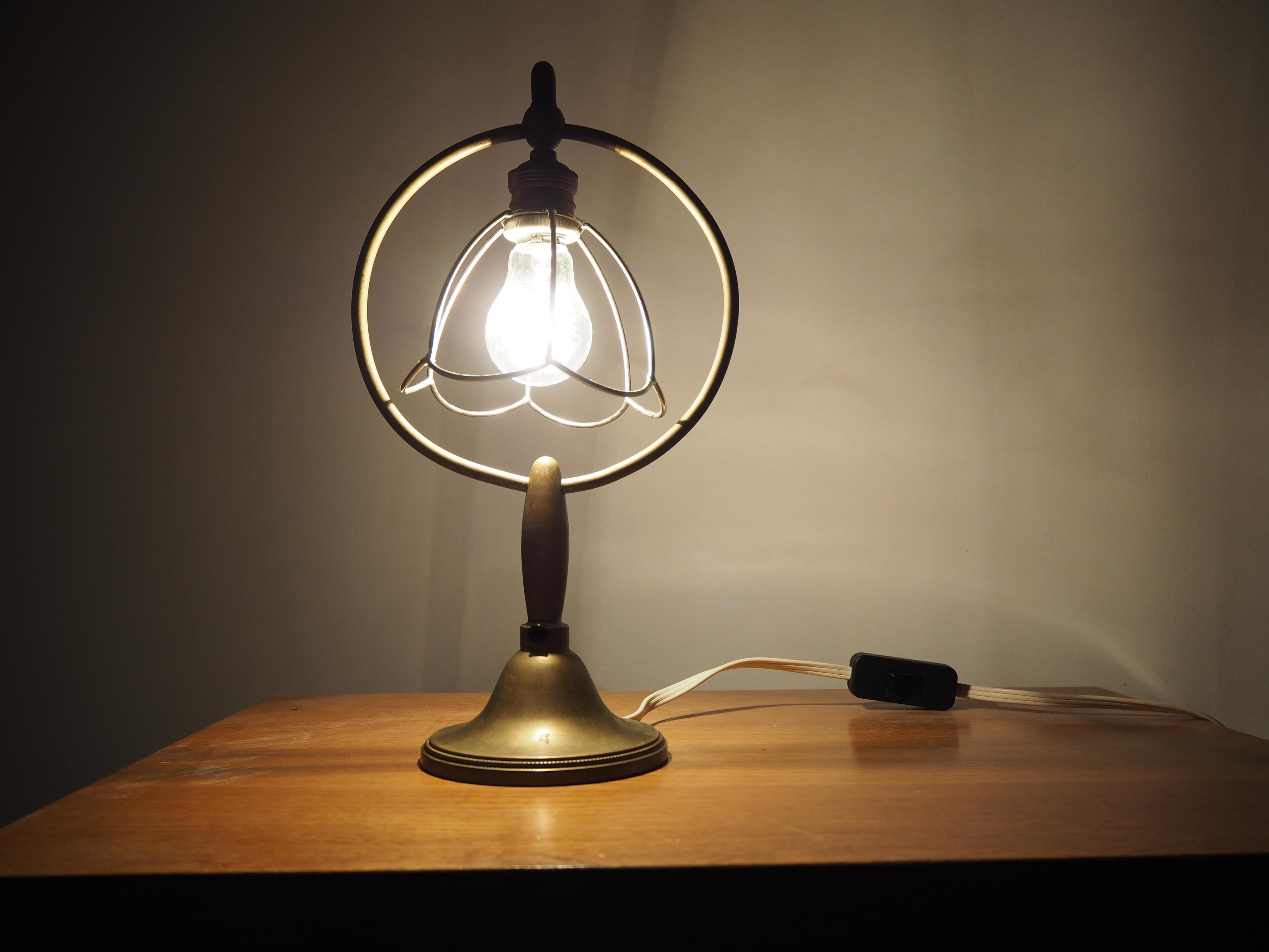 Milieu du XXe siècle Lampe de bureau Art Déco en laiton, années 1930 en vente
