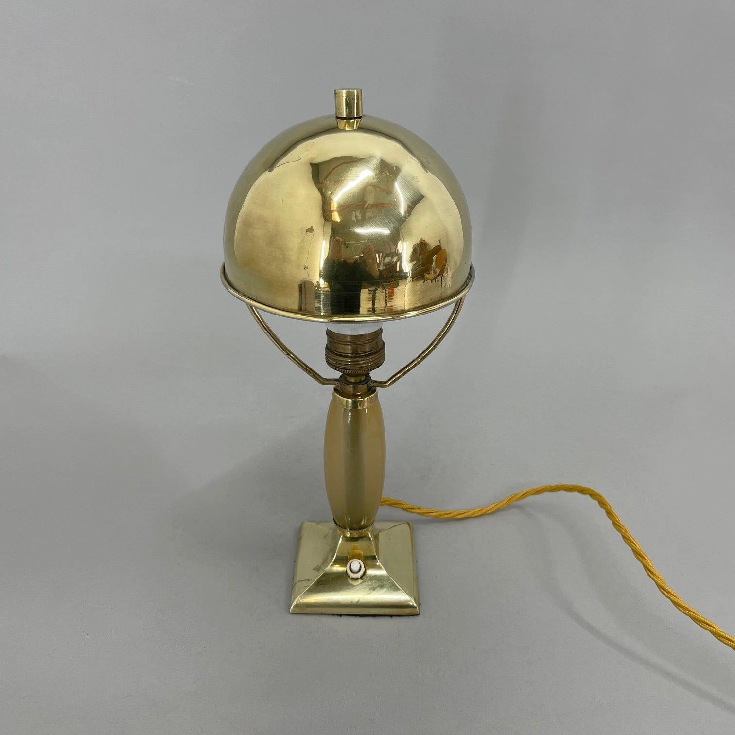 Art déco Lampe de bureau Art Déco en laiton, années 1930  en vente