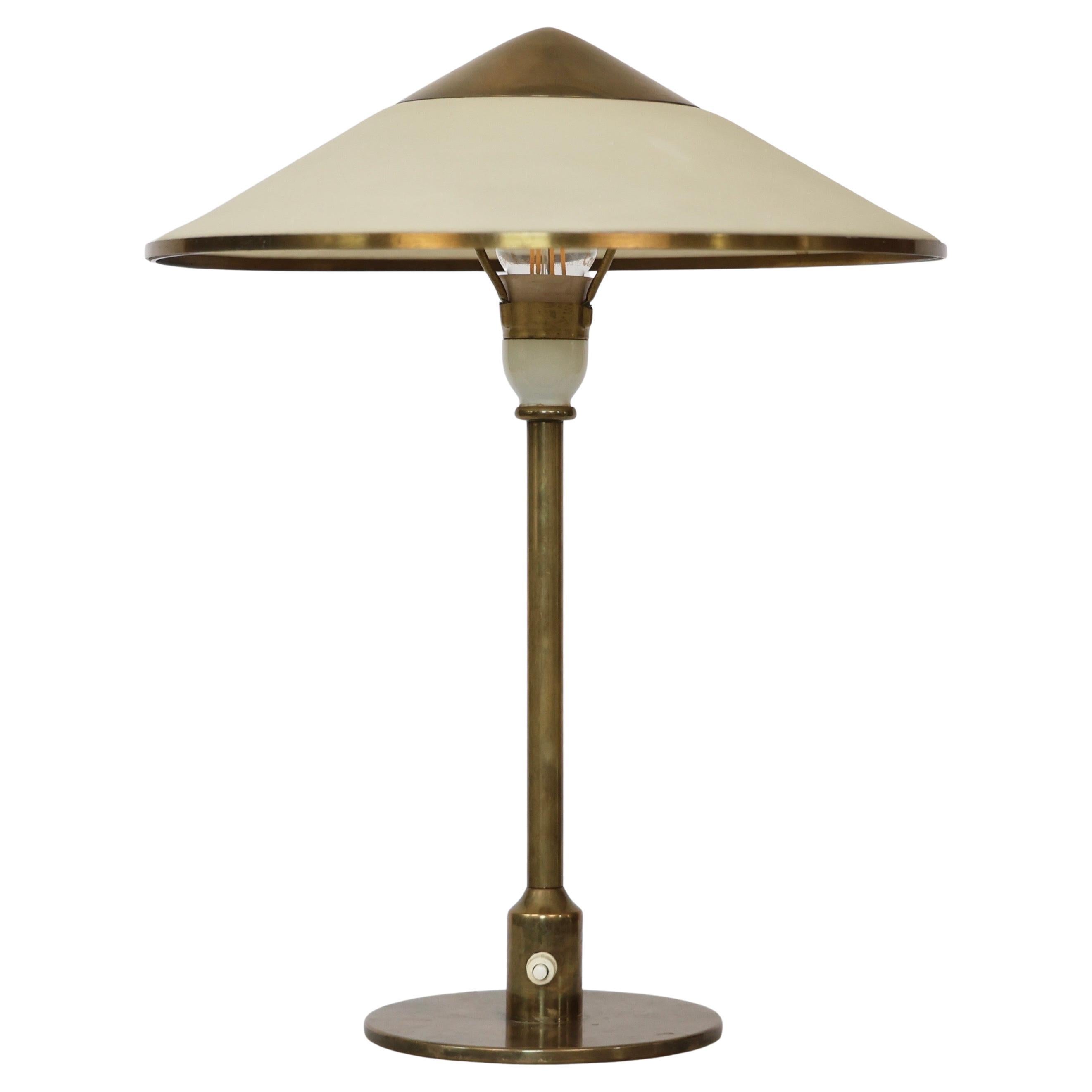 Art Deco Tischlampe aus Messing von Niels Thykier für Fog & Mørup, 1930er Jahre, Dänemark im Angebot