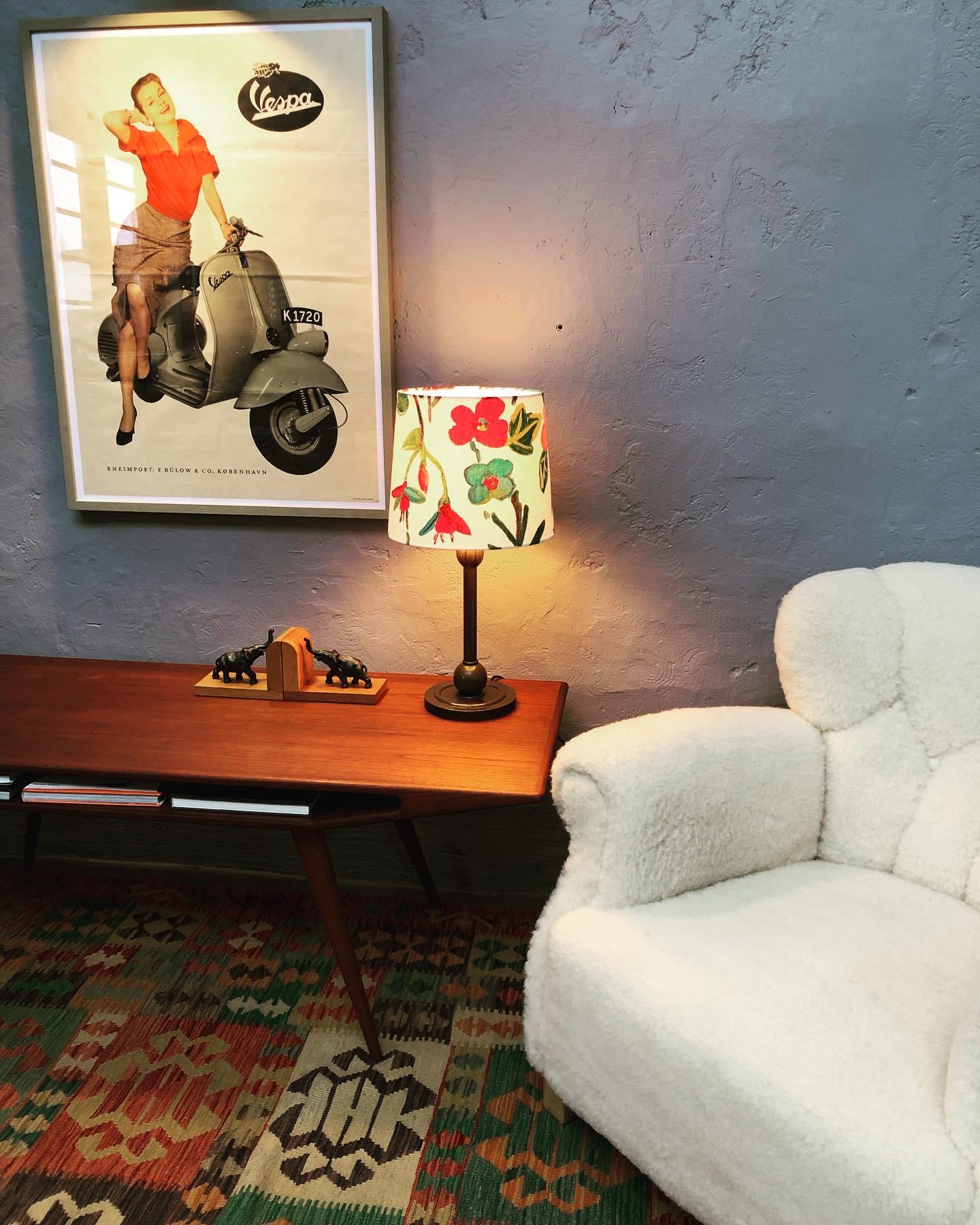 Danois Ancienne lampe de table danoise en laiton Art Deco en vente