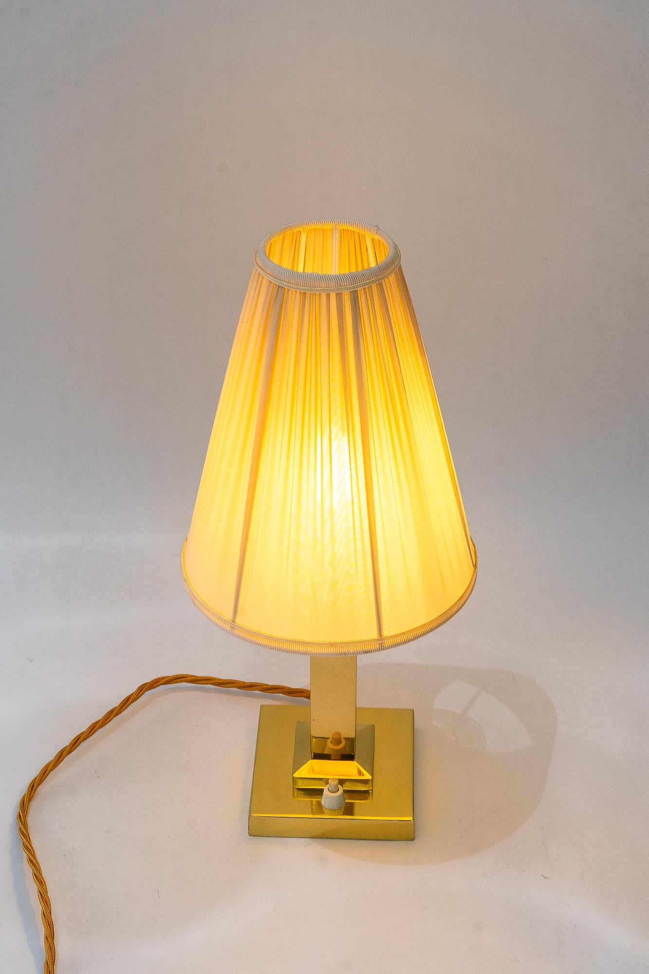 Art Deco Messing Tischlampe mit Stoffschirm Wien um 1920er Jahre im Angebot 5