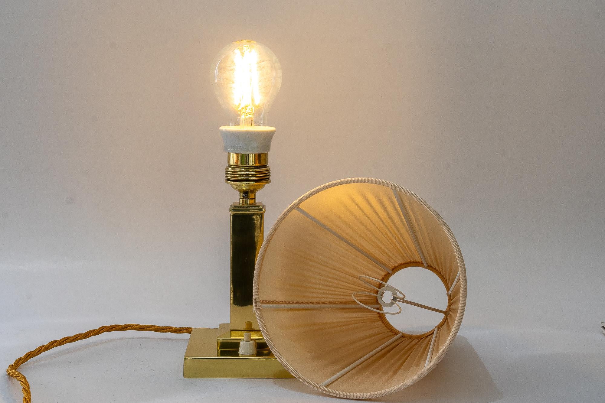 Art Deco Messing Tischlampe mit Stoffschirm Wien um 1920er Jahre im Angebot 10
